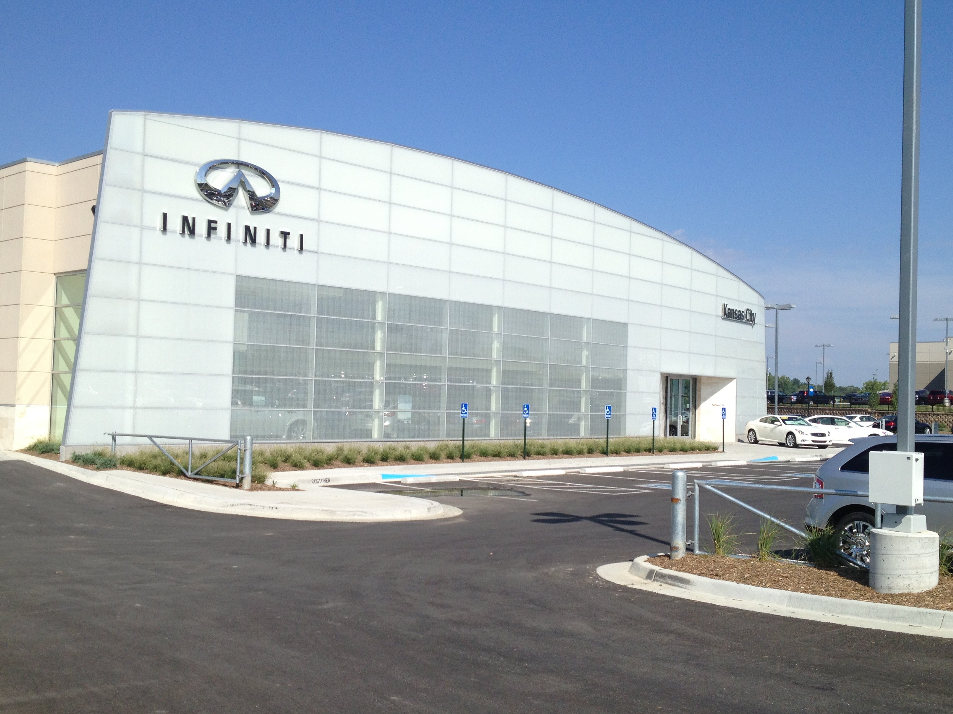 INFINITI of Kansas City in Merriam, KS 66203