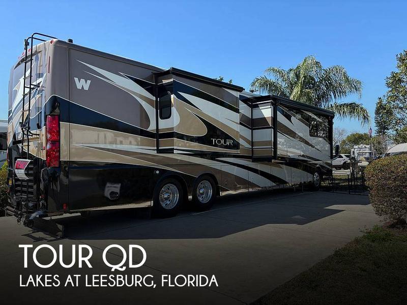 Winnebago Tour QD Class A 2013 for Sale
