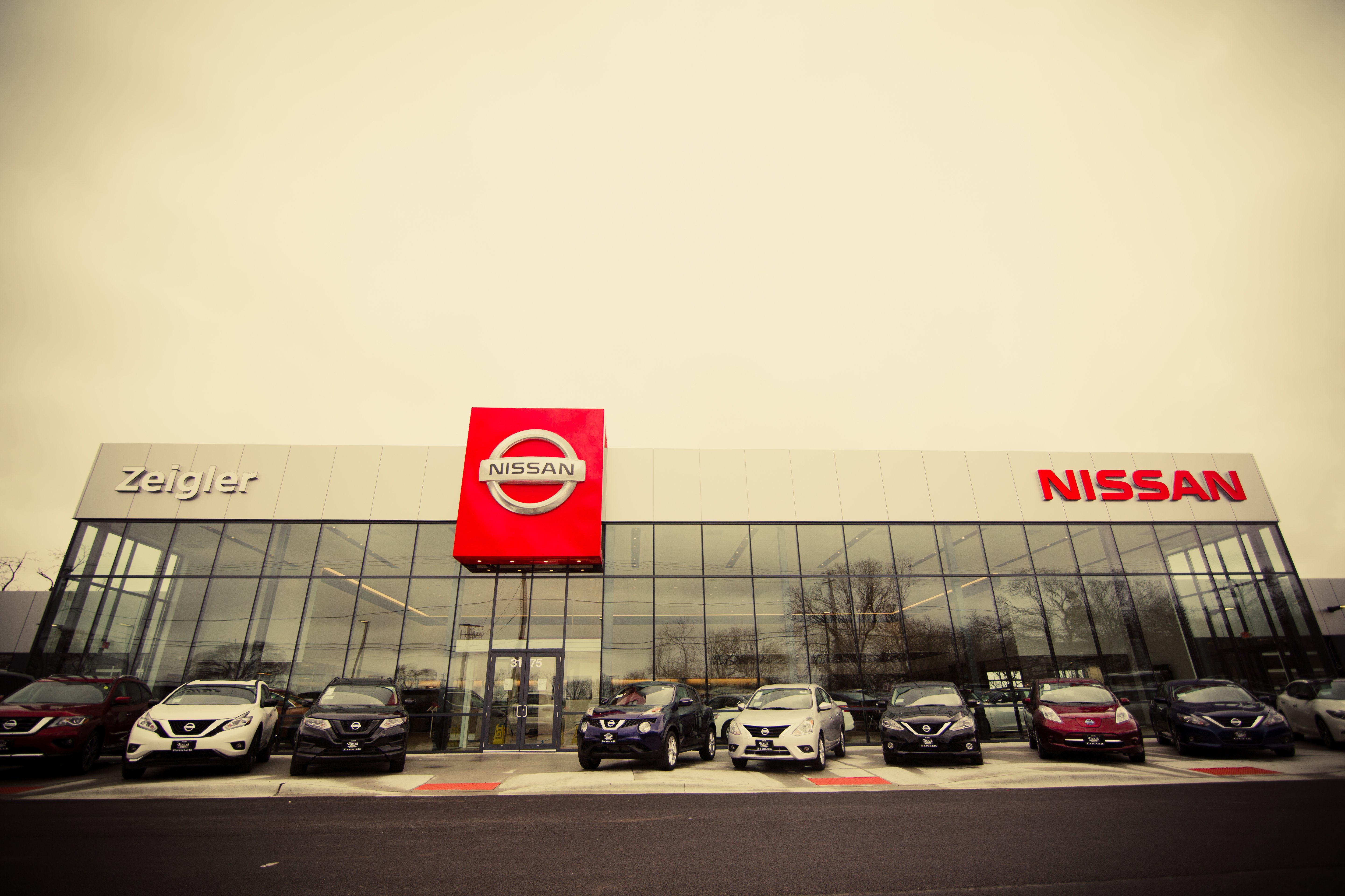 Zeigler Nissan of Gurnee in Lindenhurst, IL 60046