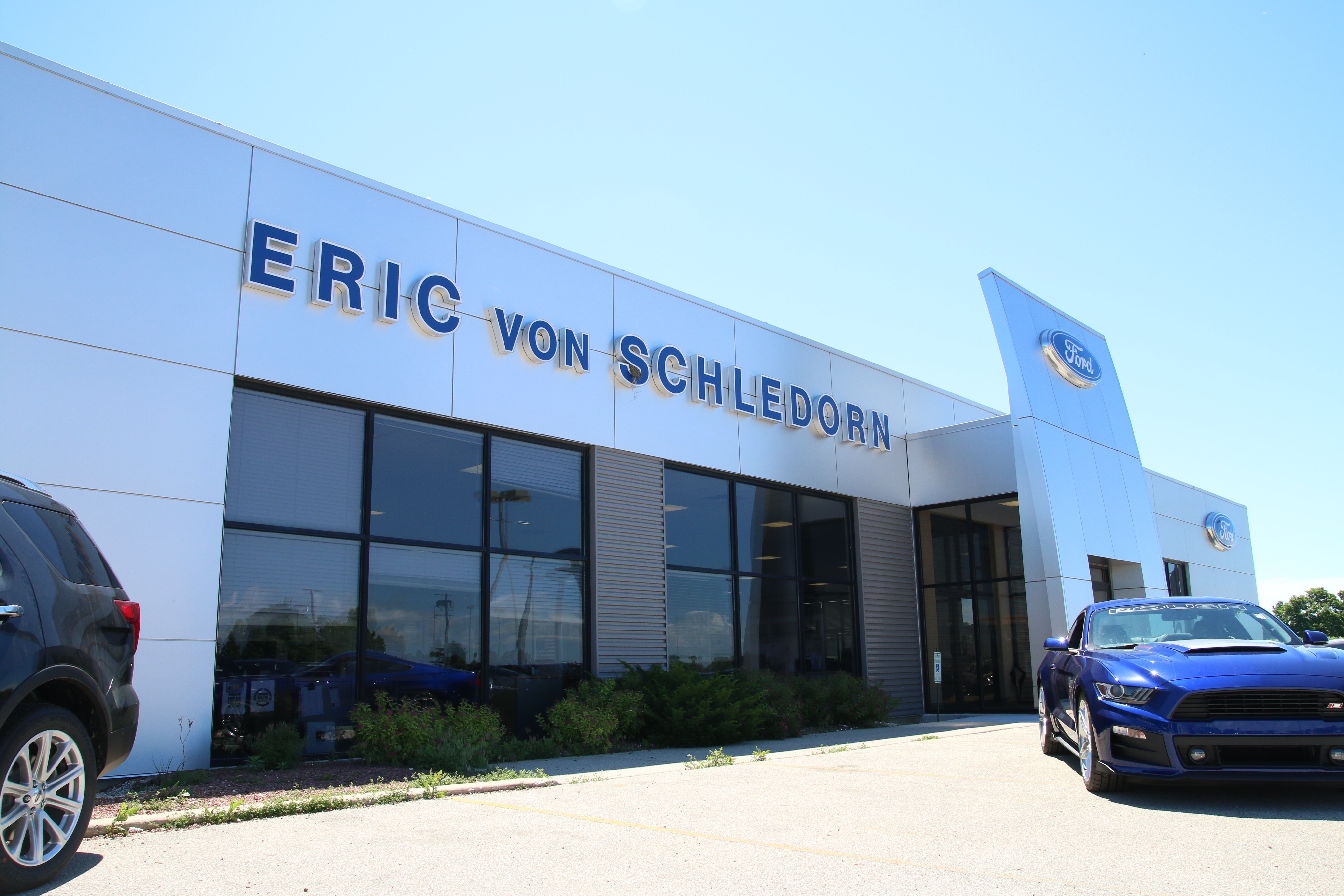 Eric von Schledorn Ford in Random Lake, WI 53075