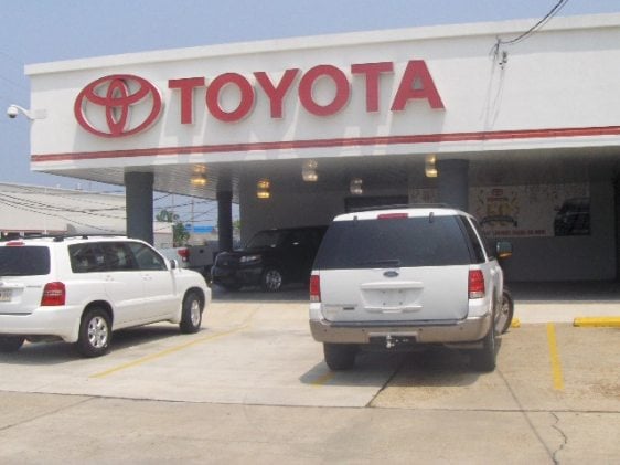 Lakeside Toyota in Metairie, LA 70002