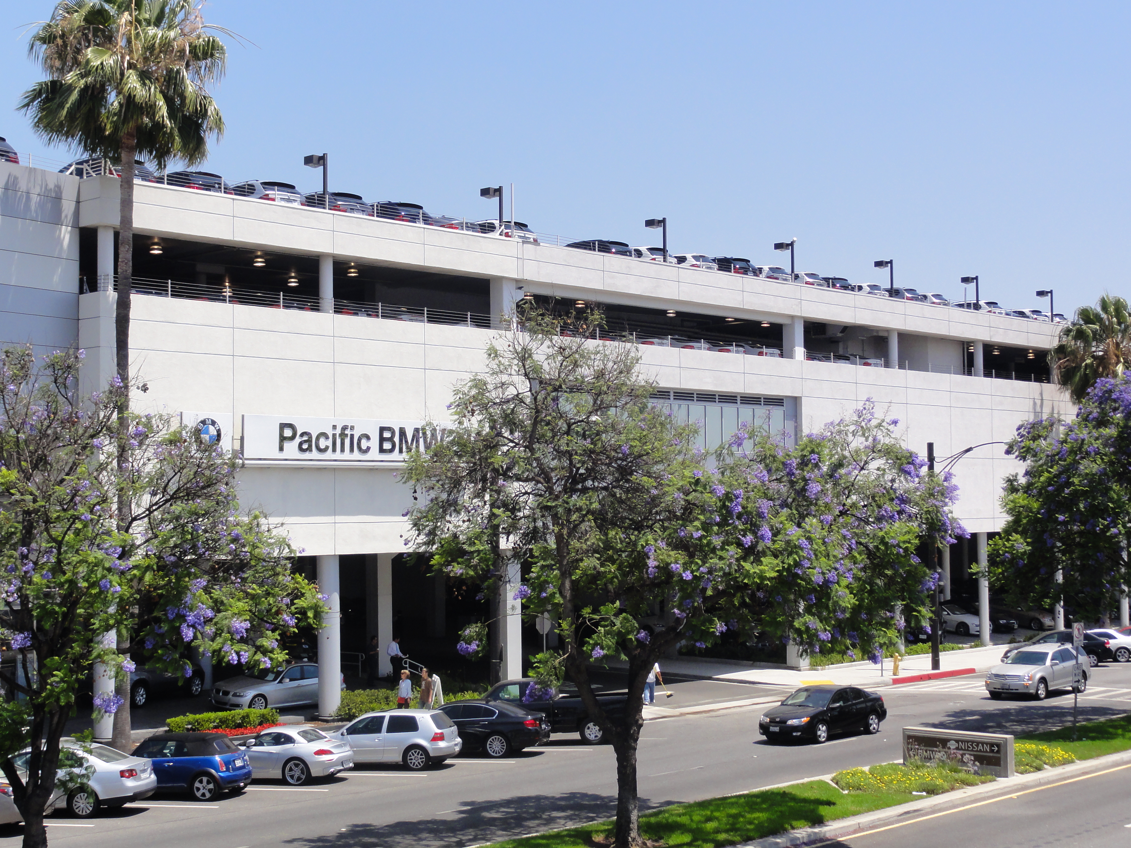 Pacific BMW in Glendale, CA 91204