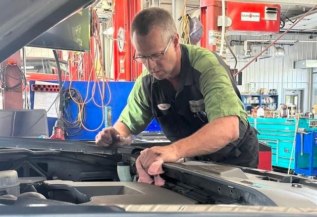 Bob's Main Street Auto & Towing | Hubertus, WI 53033