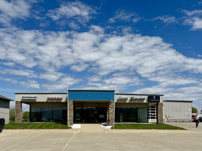 Spirit Lake Ford Chrysler Dodge Jeep Ram in Spirit Lake, IA 51360