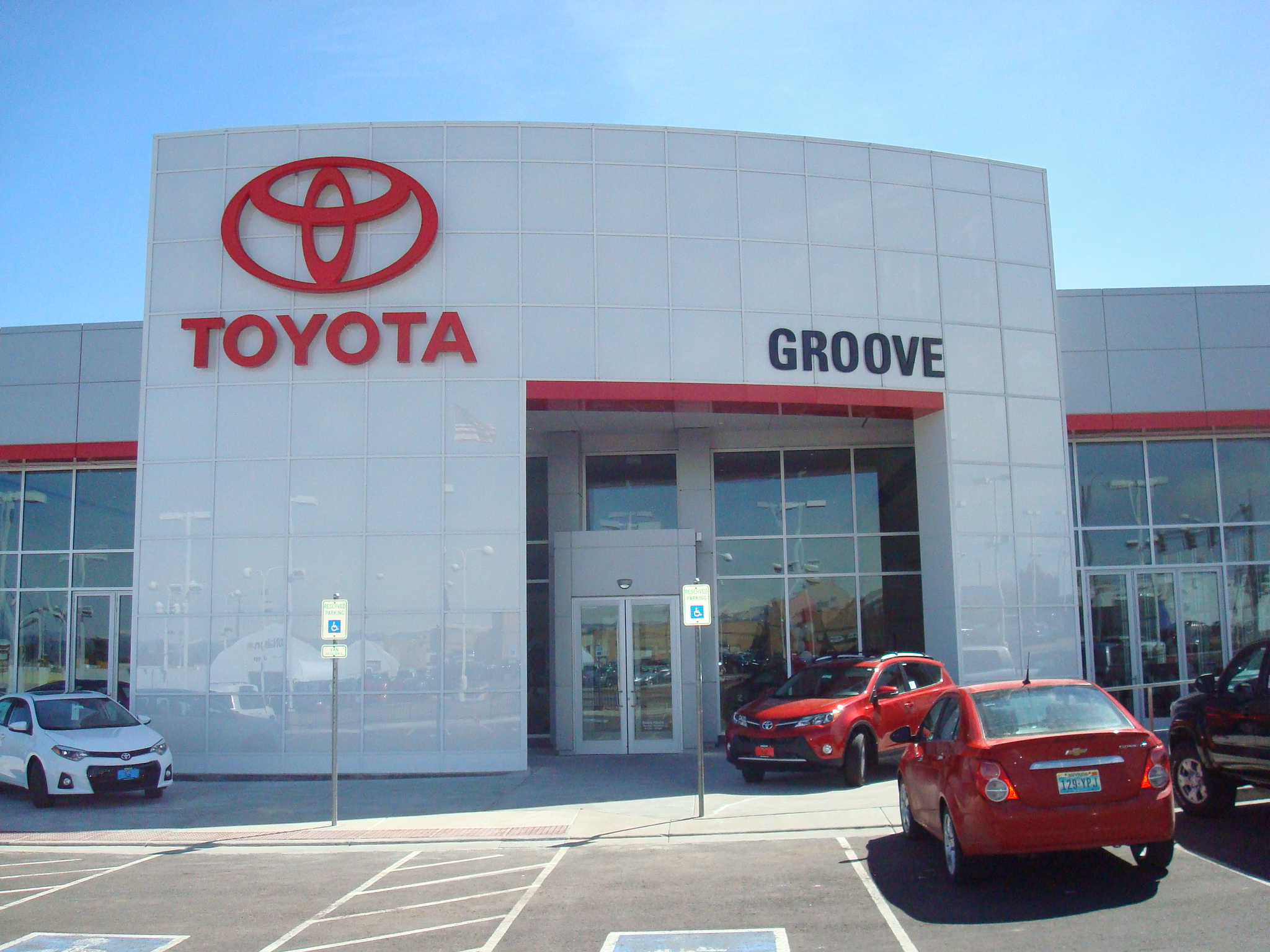 Groove Toyota in Englewood, CO 80113
