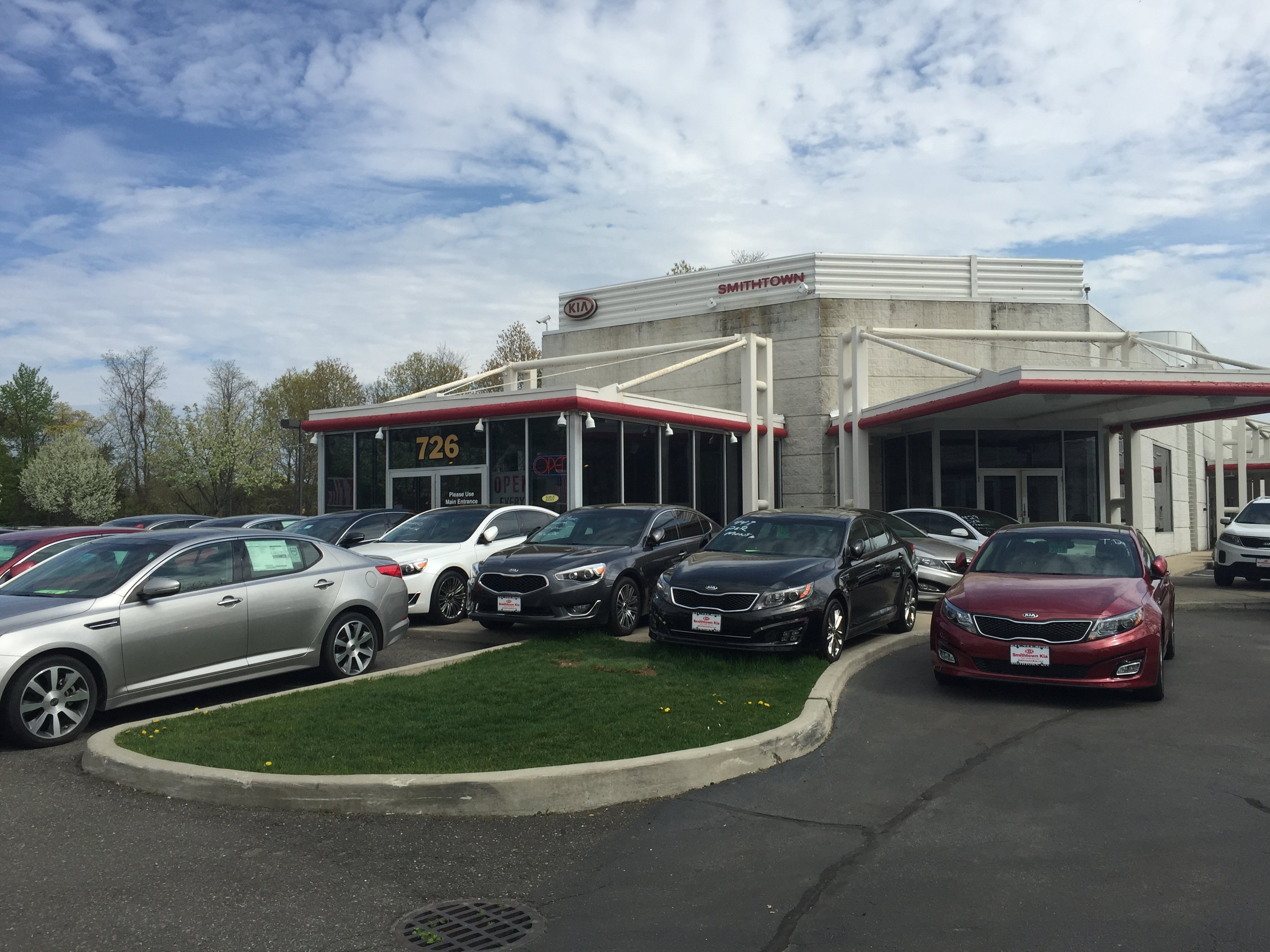 Smithtown Kia in St. James, NY 11780