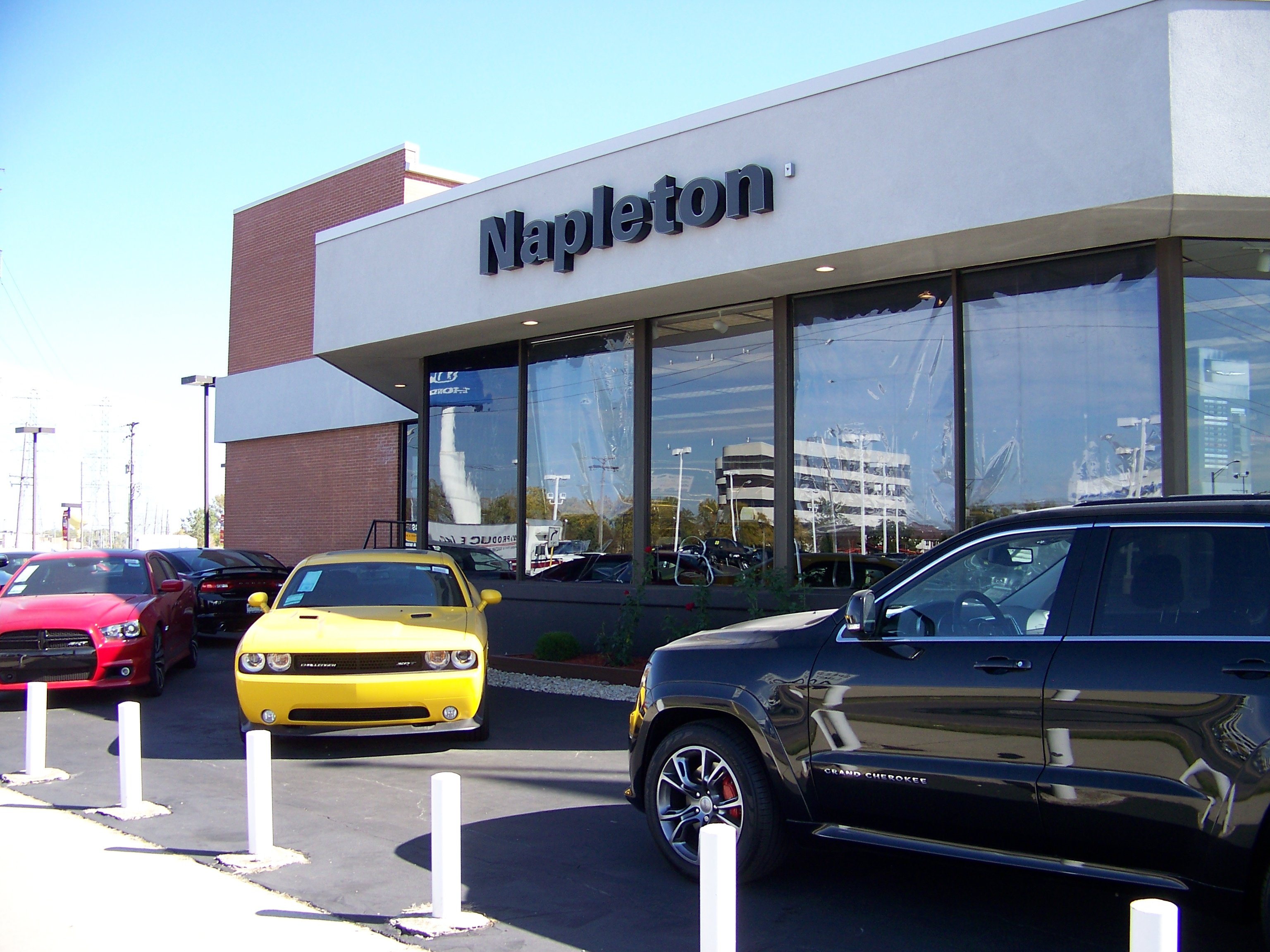 Napleton's River Oaks Chrysler Jeep Dodge in Lansing, IL 60438
