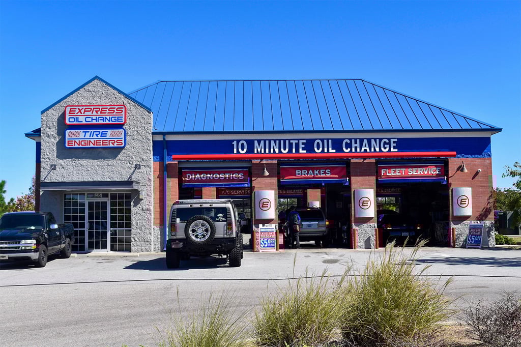 Express Oil Change & Tire Engineers - Columbia - Sandhills | Columbia, SC 29229