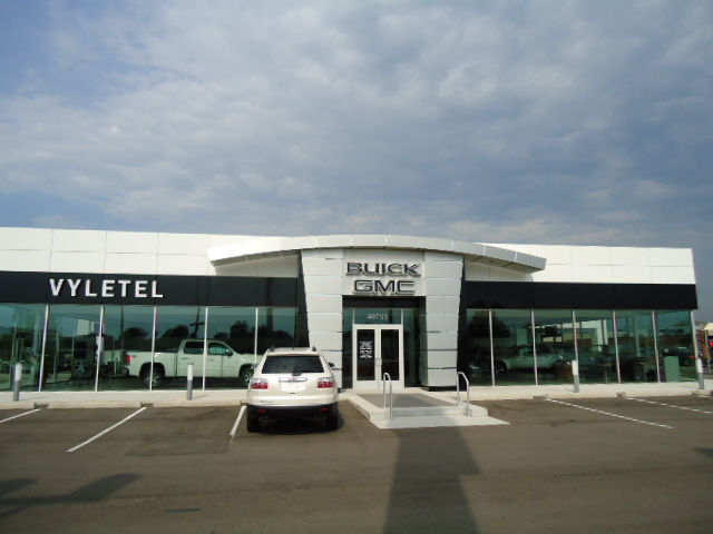 Vyletel Volkswagen in Sterling Heights, MI 48313