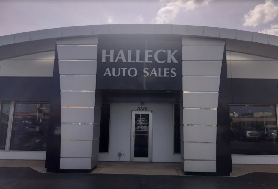 Halleck Auto Sales in Bowling Green, OH 43402
