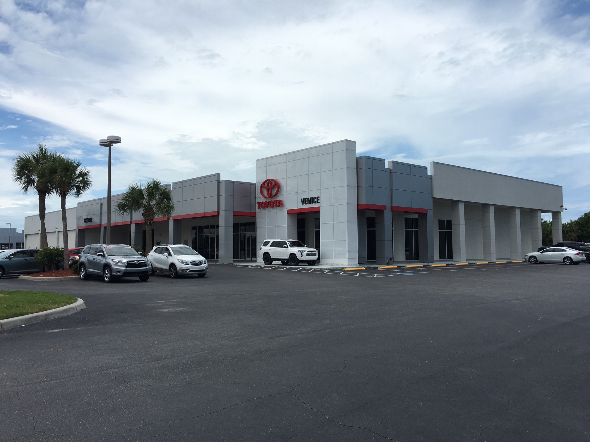 Venice Toyota (OPEN 7 DAYS) in Venice, FL 34285