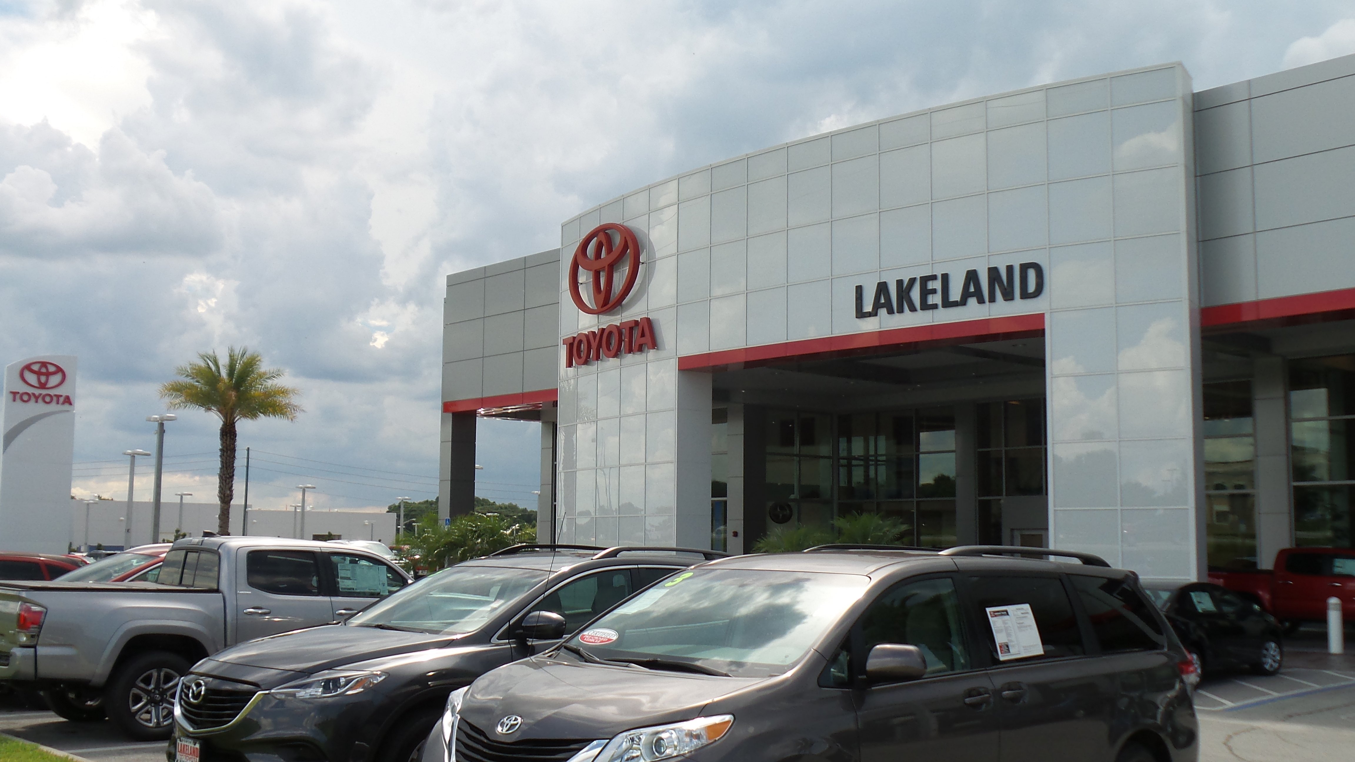Lakeland Toyota (OPEN 7 DAYS) in Lakeland, FL 33810