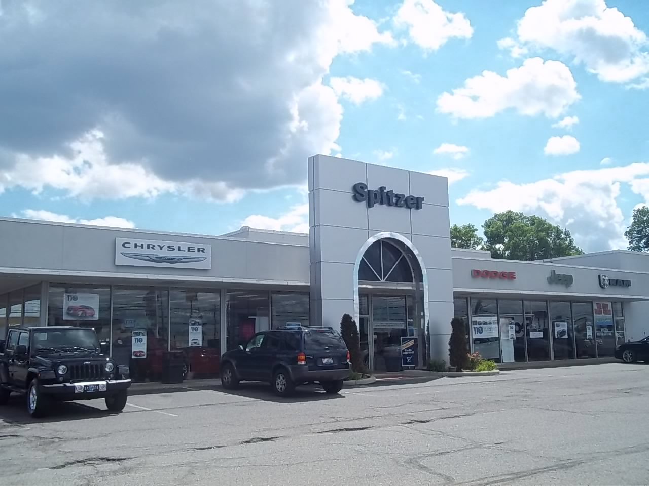 Spitzer Jeep Ram Brookpark in Cleveland, OH 44142