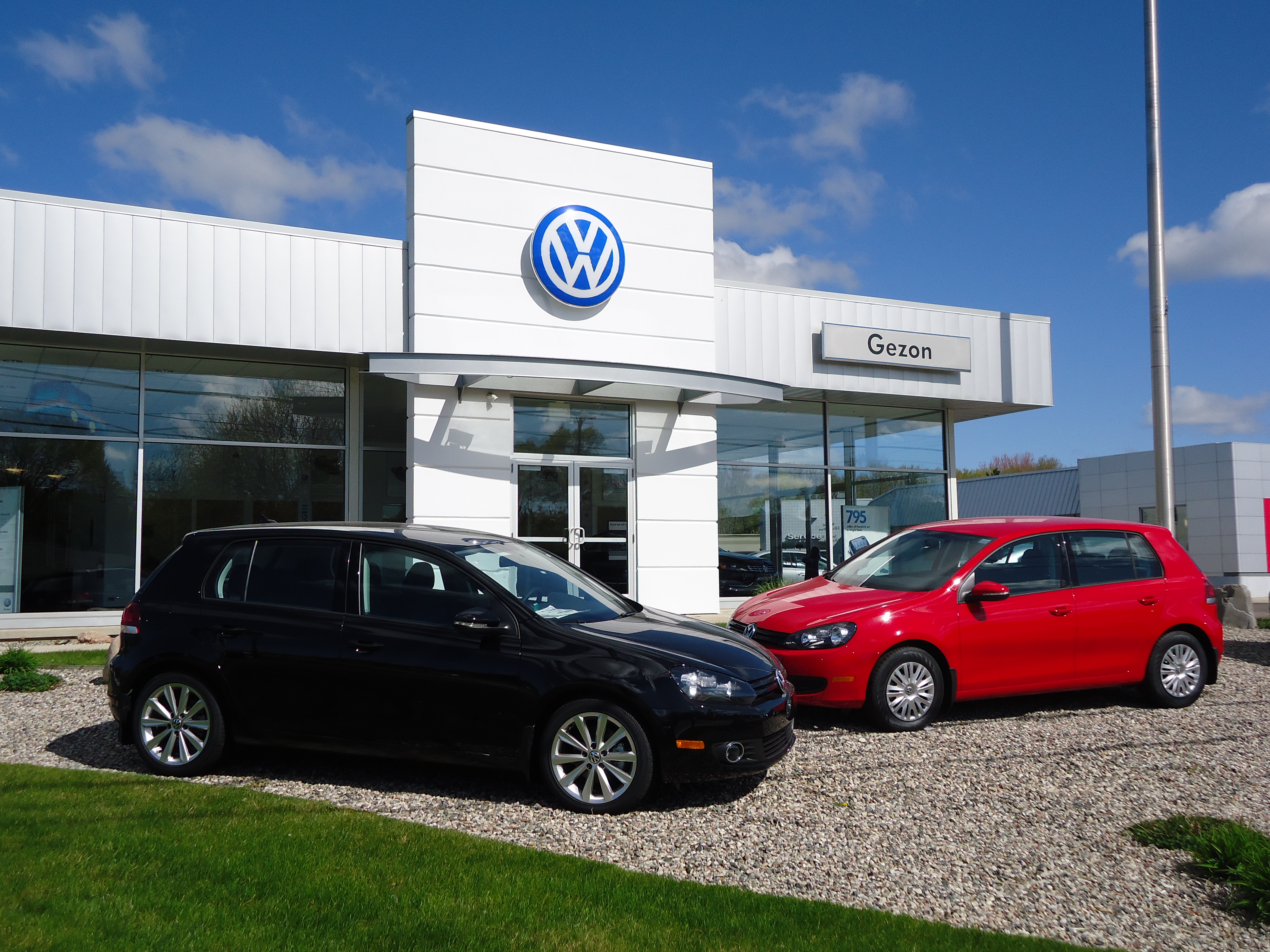 Gezon Nissan-VW- Mitsubishi in Grand Rapids, MI 49525