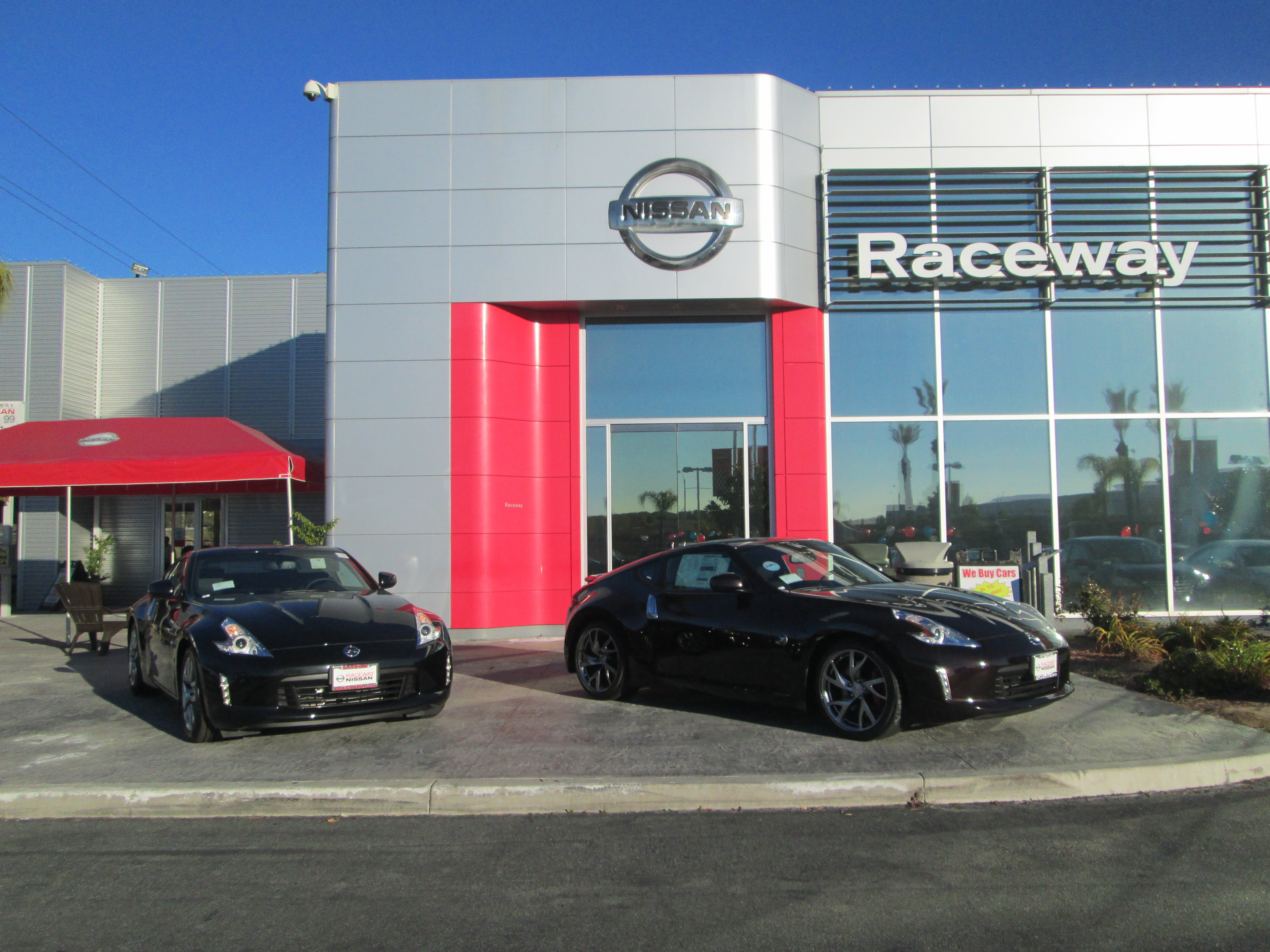 Raceway Nissan in Riverside, CA 92507
