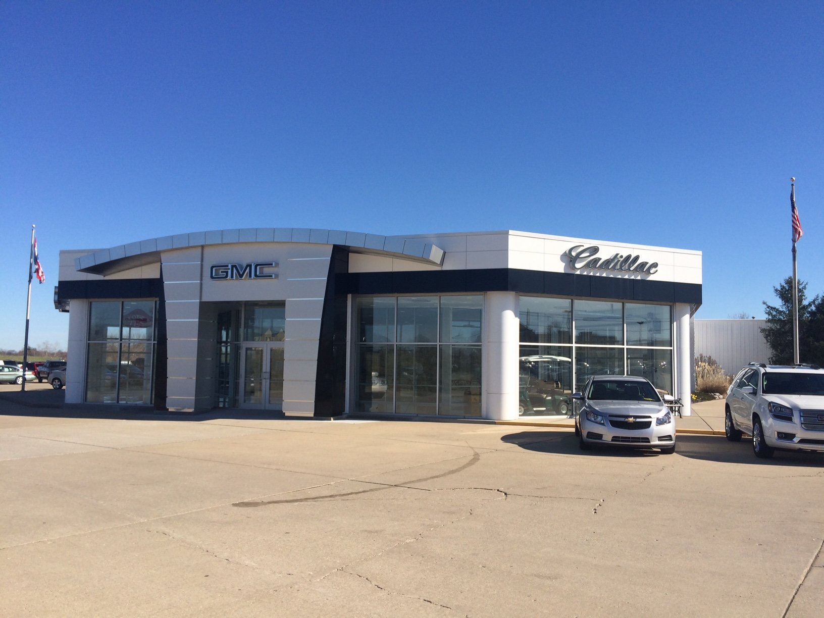 Uebelhor & Sons Buick GMC Cadillac in Vincennes, IN 47591