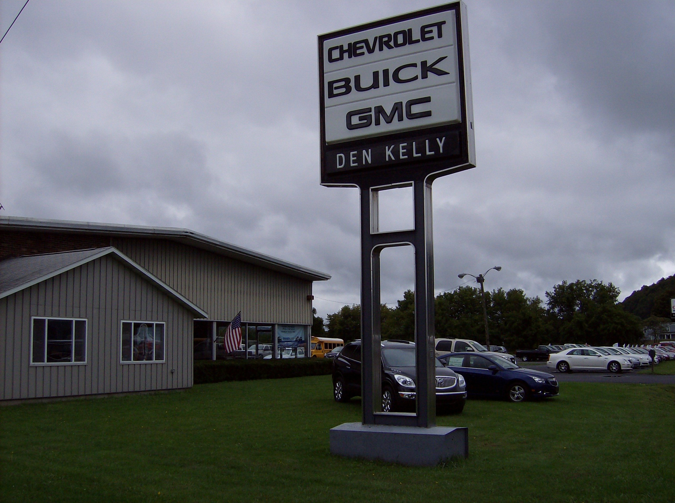 Den Kelly Chevrolet GMC in Hamilton, NY 13346