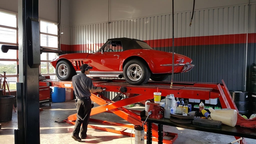 Lamb's Tire & Automotive - Lakeway | Lakeway, TX 78734