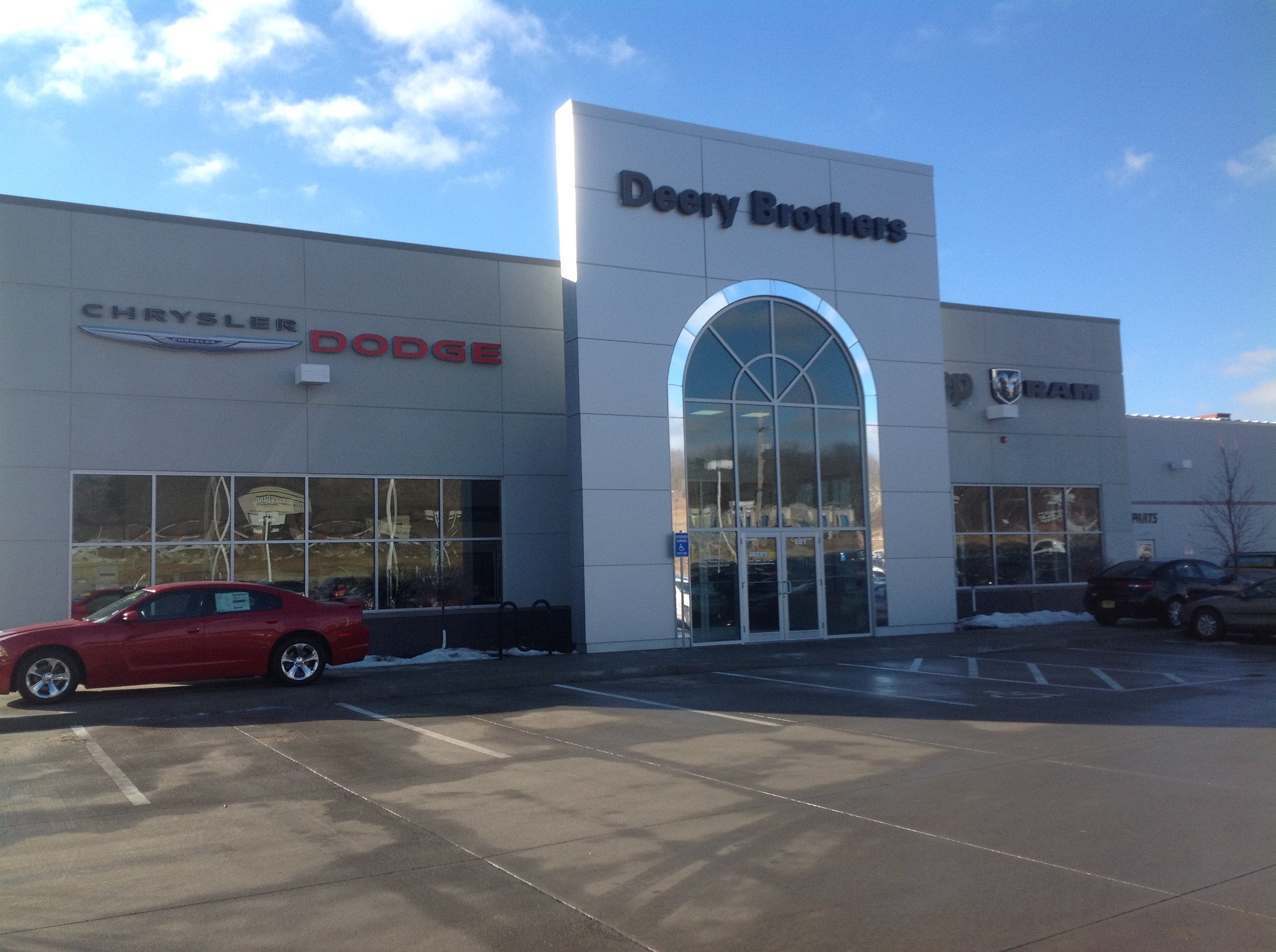 Deery Brothers Chrysler Dodge Ram Jeep in Iowa, IA 52246