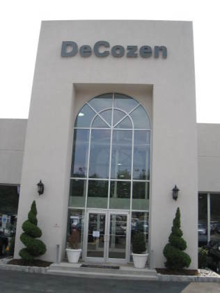 DeCozen Chrysler Jeep in Verona, NJ 07042