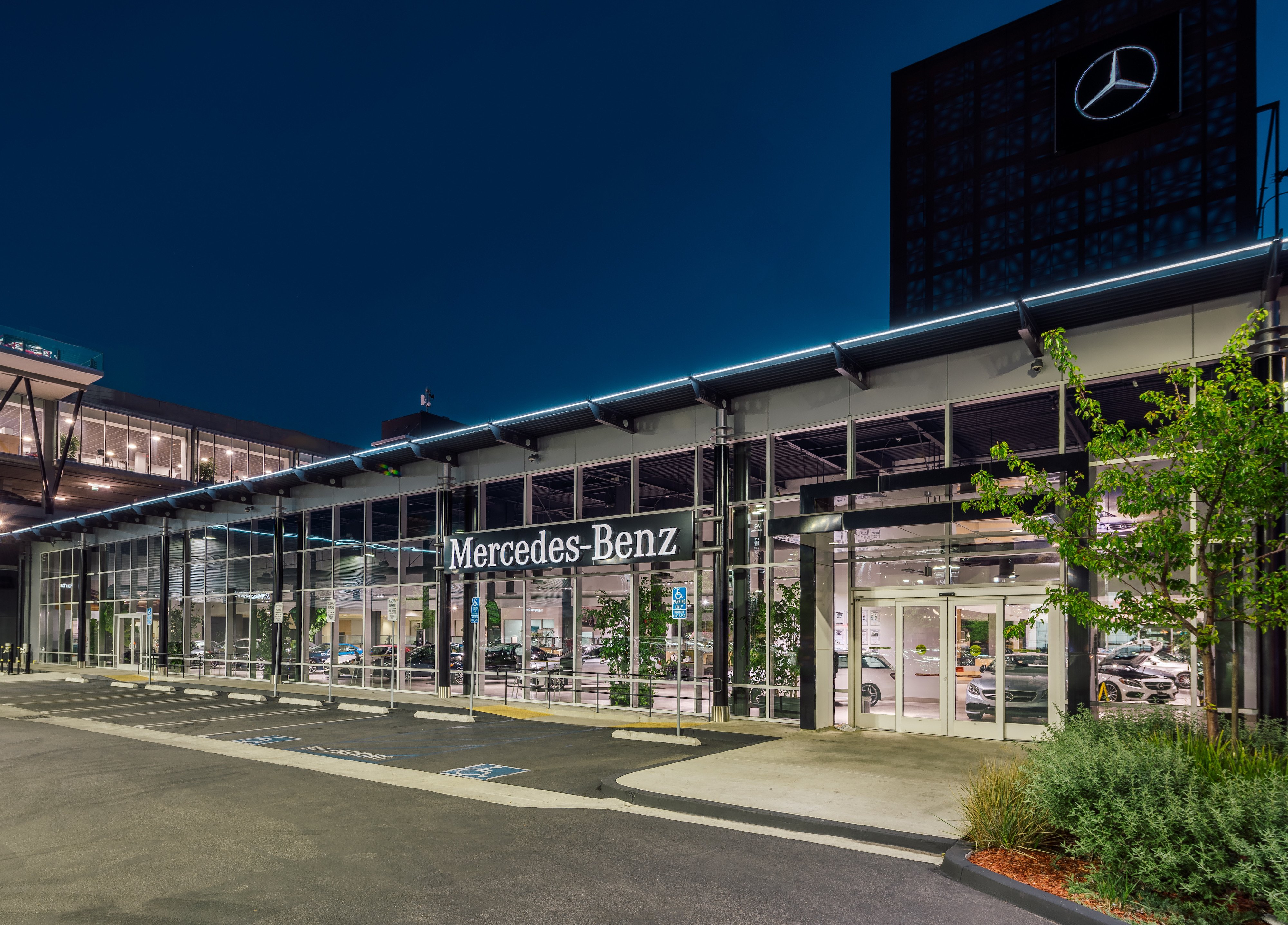 Mercedes-Benz of Los Angeles in Los Angeles, CA 90015