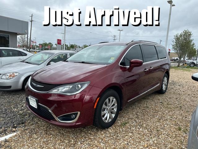 2019 Chrysler Pacifica Red, 93K miles for Sale