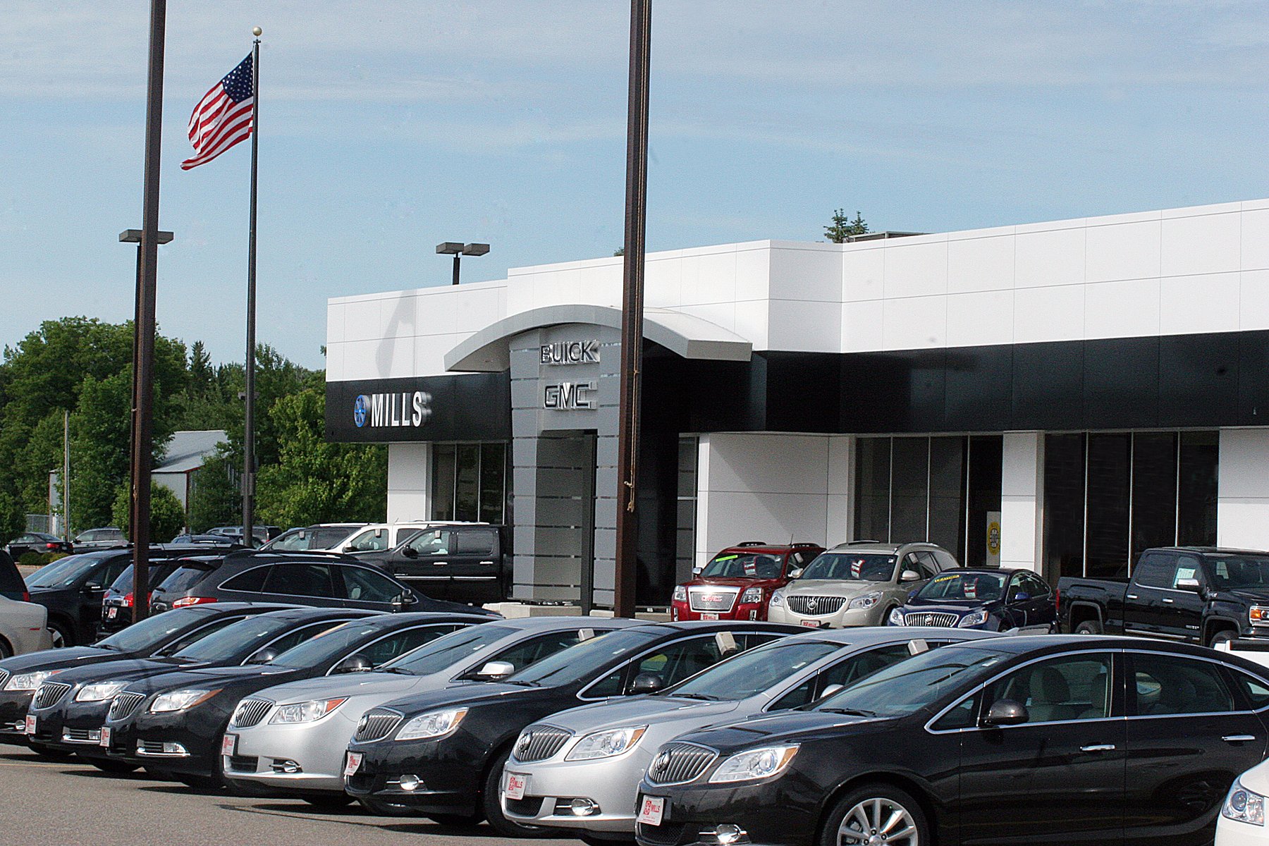 Mills GM in Baxter, MN 56425