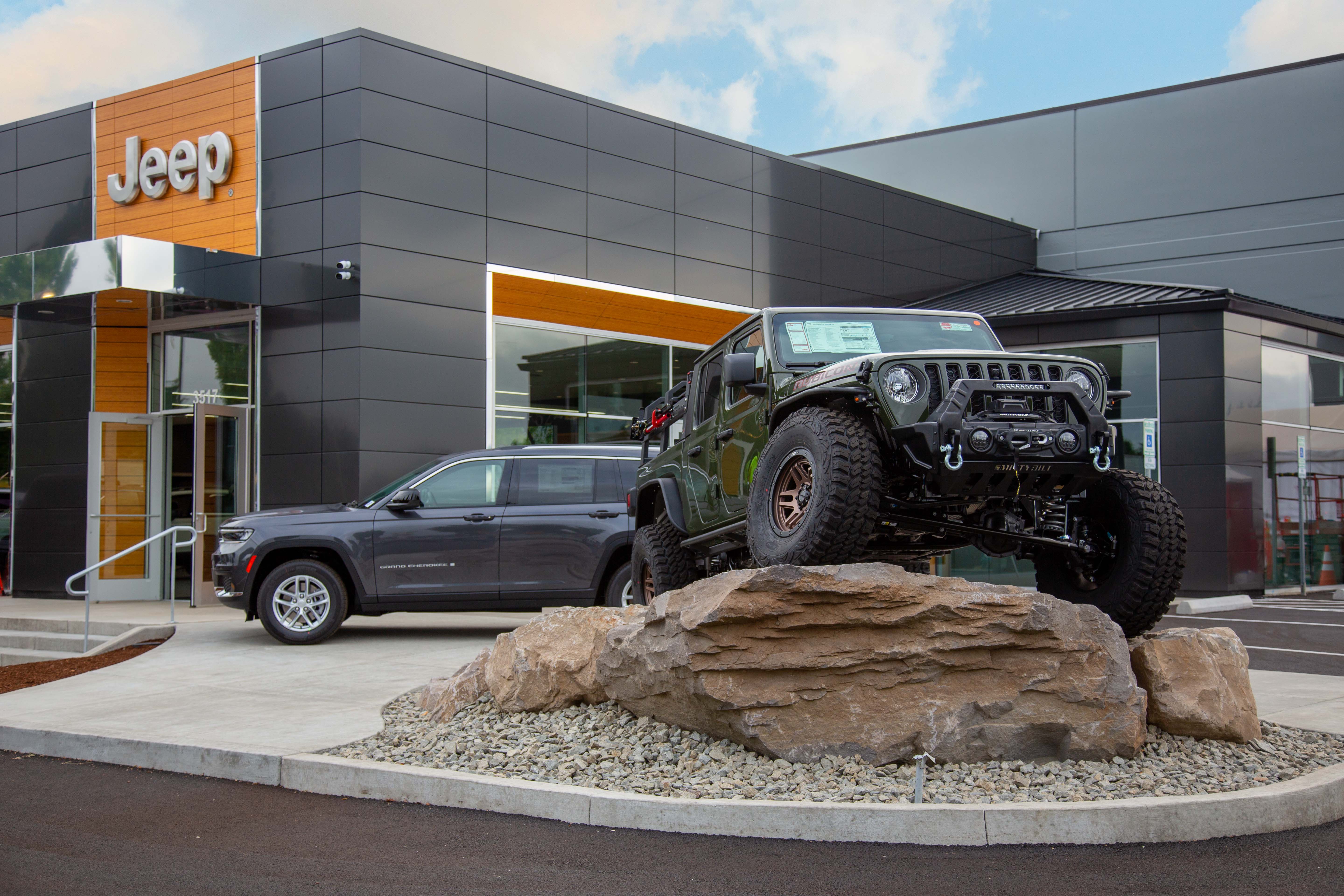 Dick Hannah Jeep in Vancouver, WA 98662