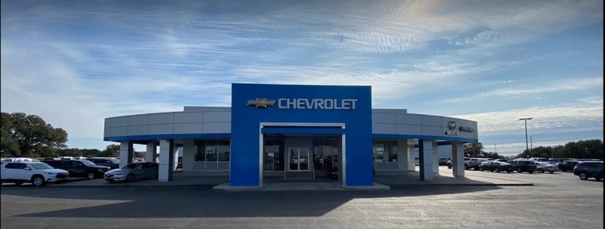 CAVENDER AUTO COUNTRY CHEVROLET BUICK GMC in Weimar, TX 78962