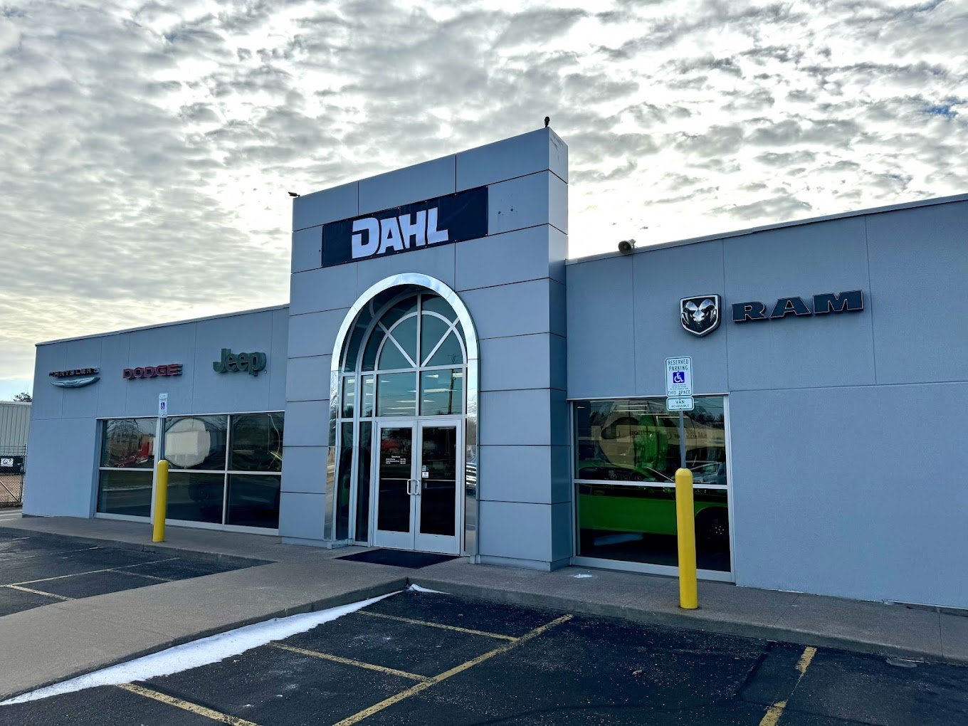 Dahl Chrysler Dodge Jeep Ram Stevens Point in Stevens Point, WI 54482
