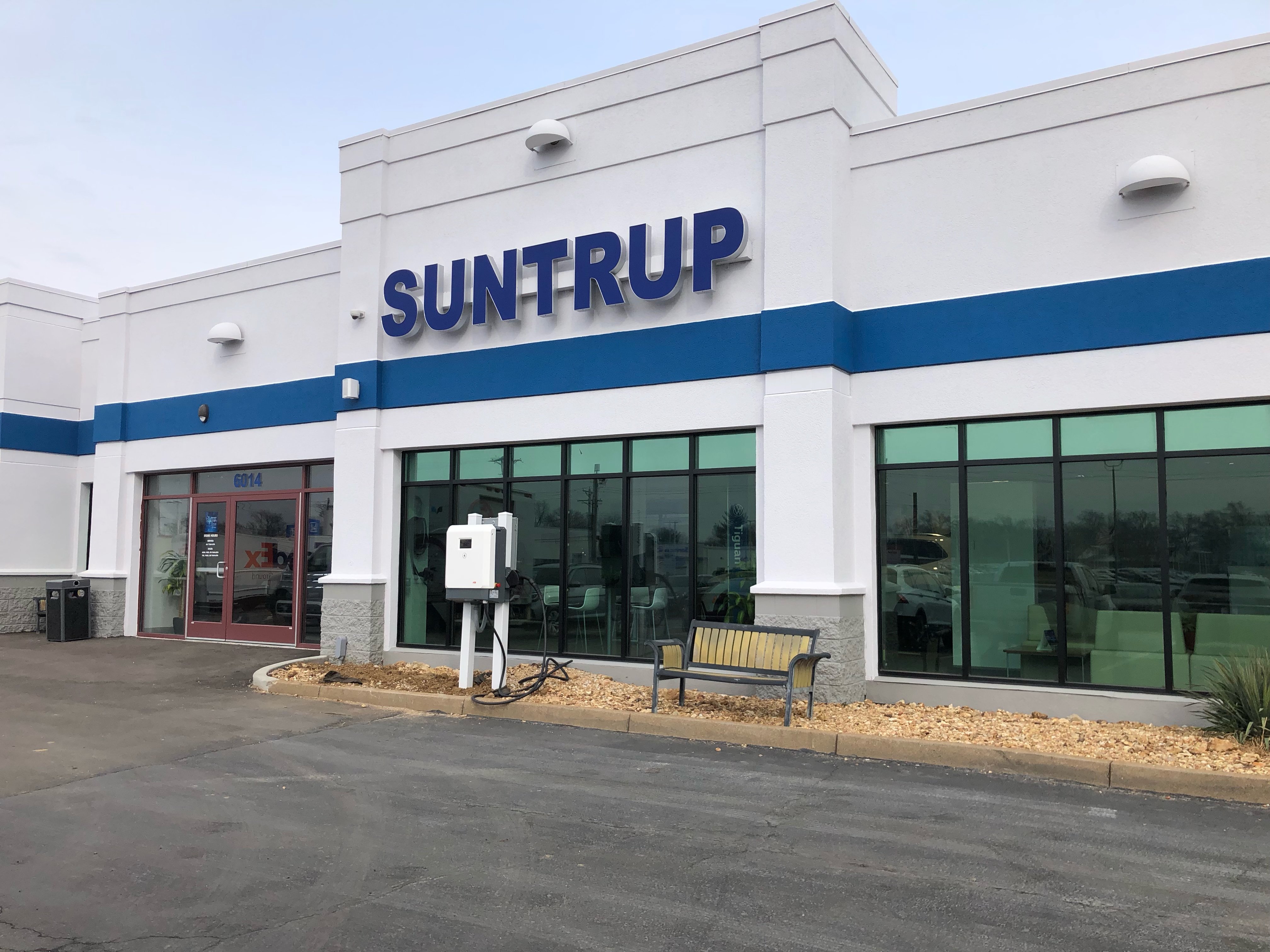Suntrup Volkswagen in St. Louis, MO 63123