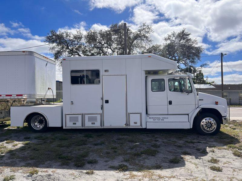 1996 Freightliner Freightliner FL60 30ft for Sale