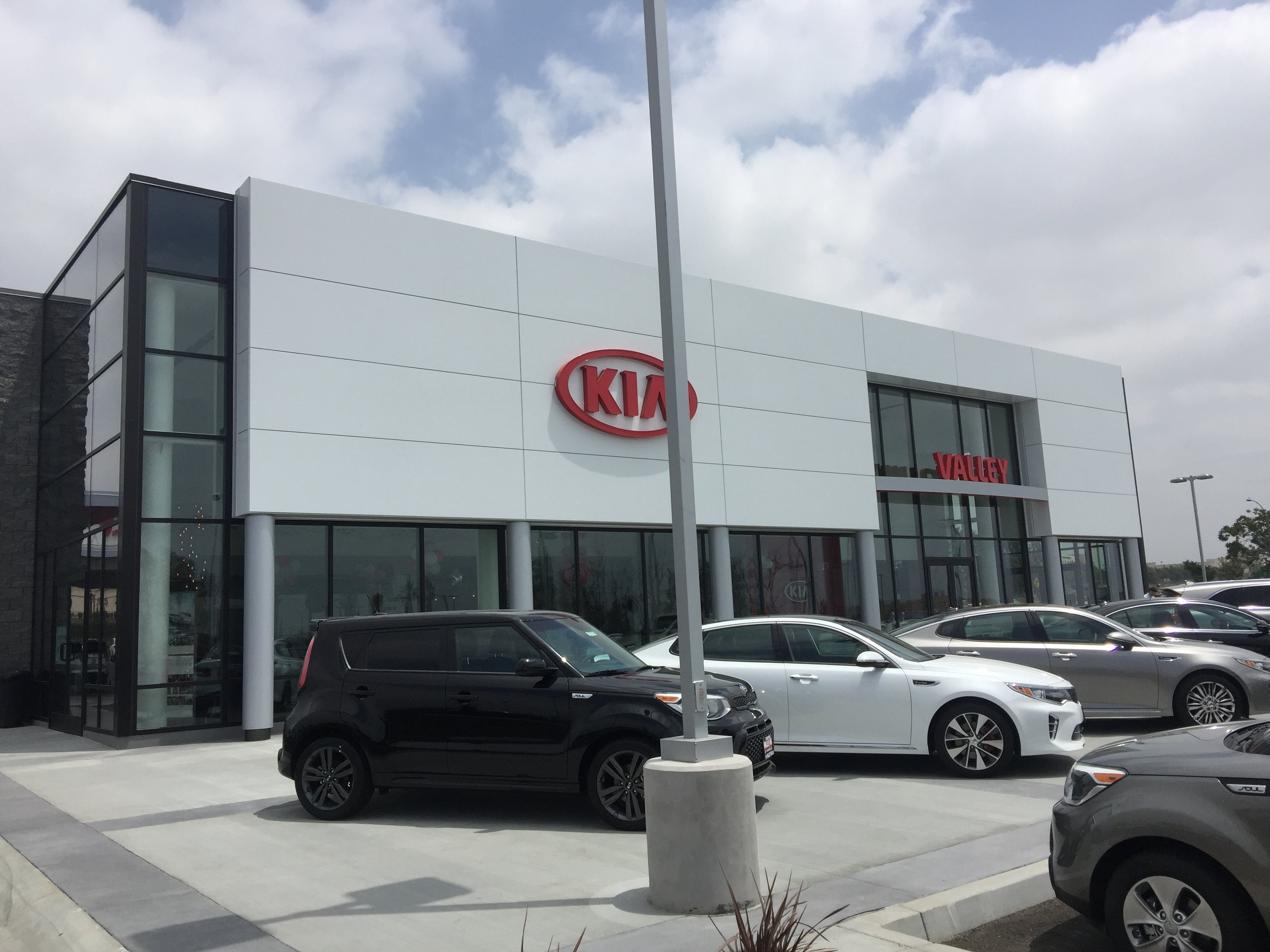 Valley Kia in Fontana, CA 92336