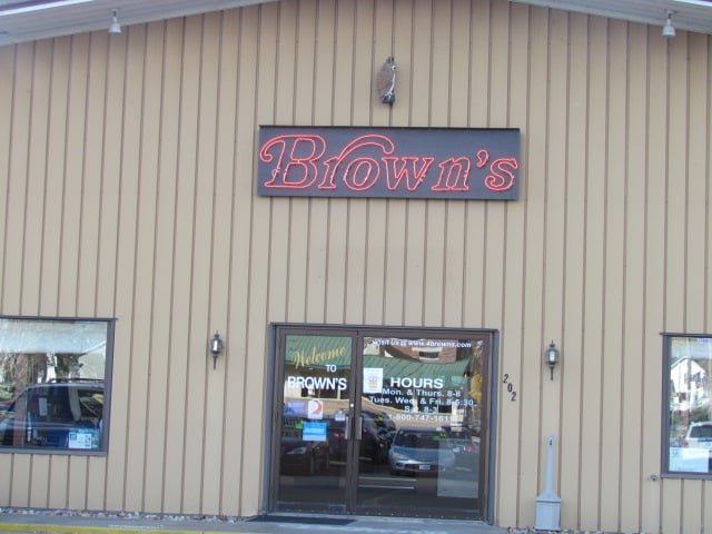 Brown's Sales & Leasing-Guttenberg in Guttenberg, IA 52052