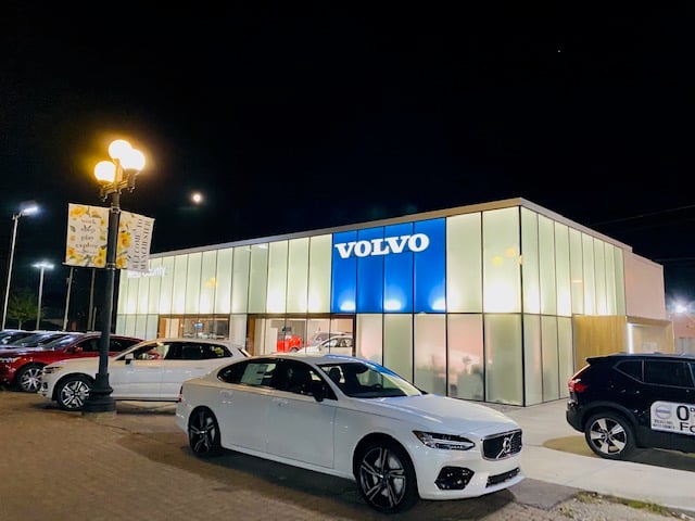 Volvo Cars West County in Manchester, MO 63011