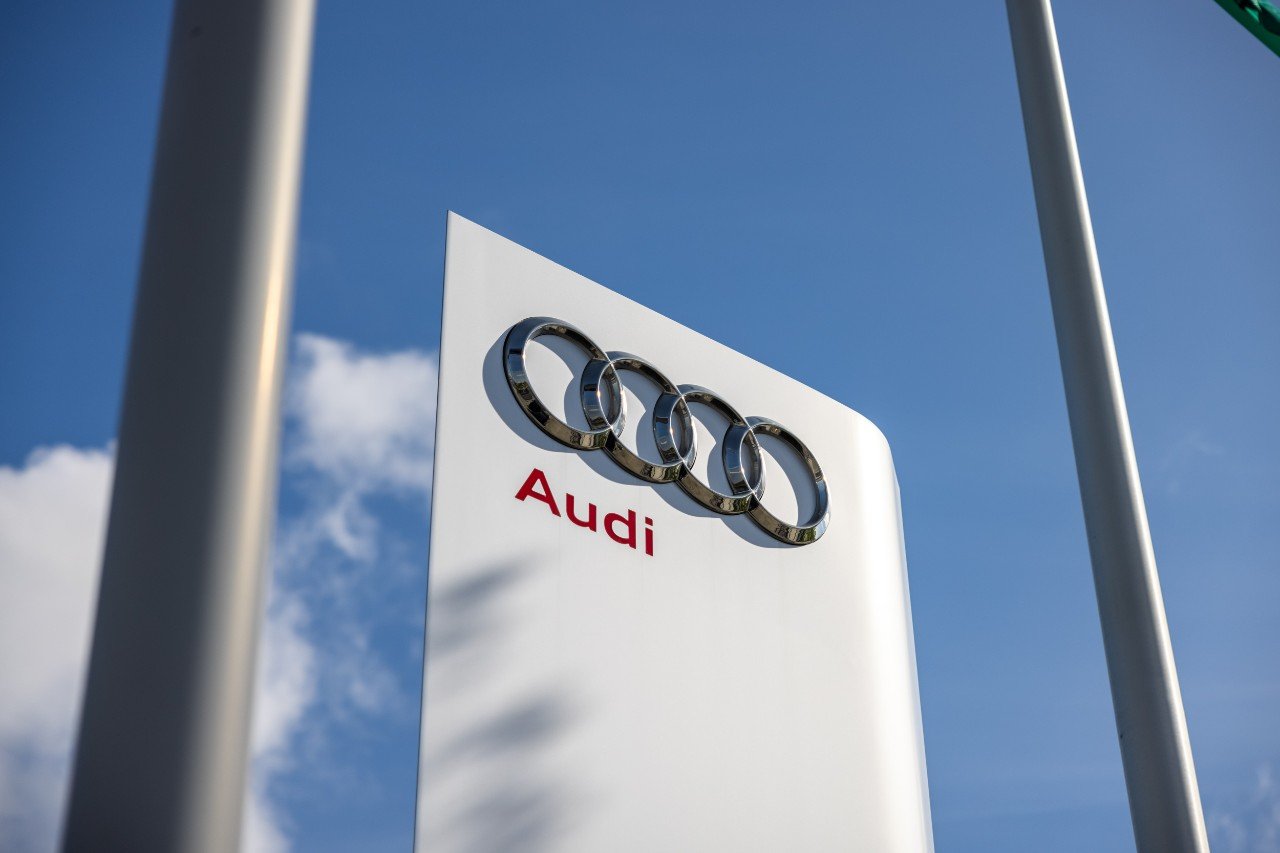 Audi Bellevue in Bellevue, WA 98005