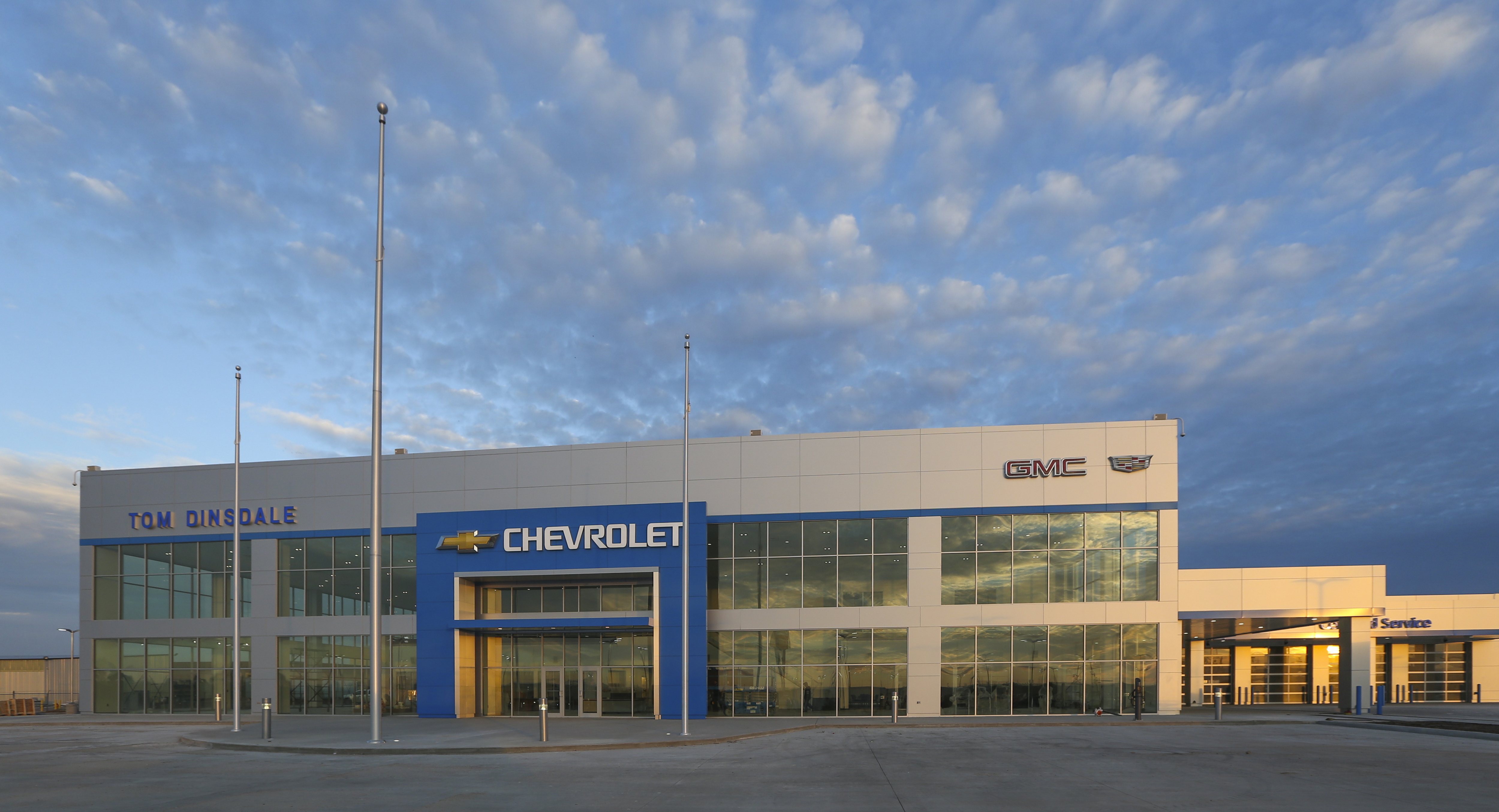 Tom Dinsdale Chevrolet Cadillac GMC in Grand Island, NE 68803