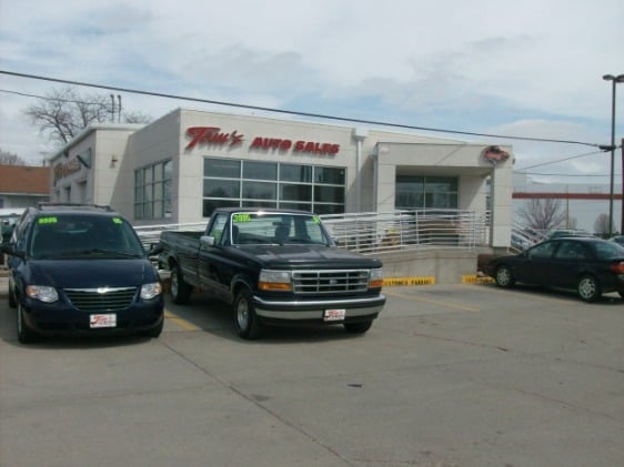 Tom's Auto Sales in Des Moines, IA 50317