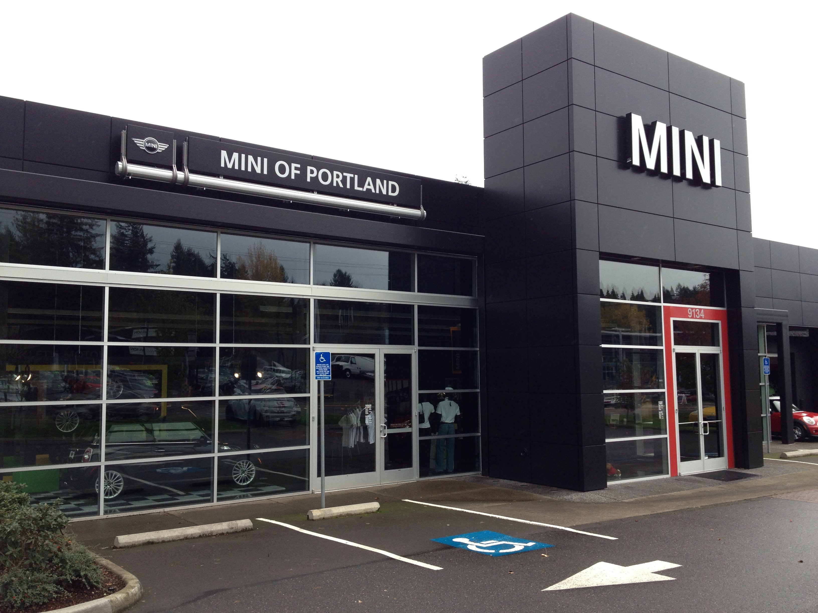 MINI Of Portland in Portland, OR 97225