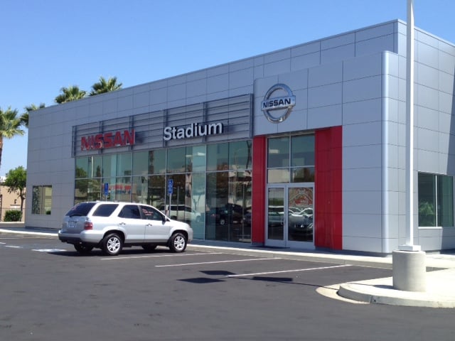 Stadium Nissan in Orange, CA 92867