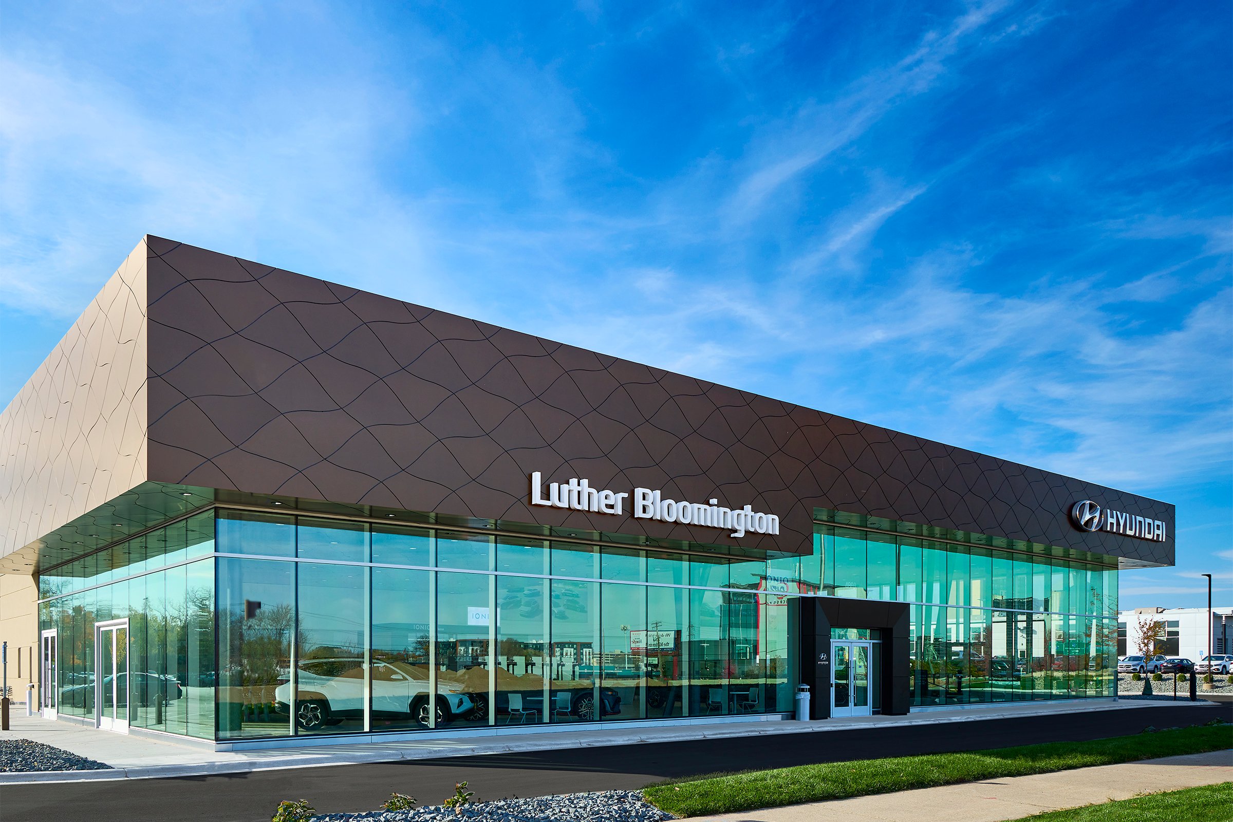 Luther Bloomington Hyundai in Bloomington, MN 55437