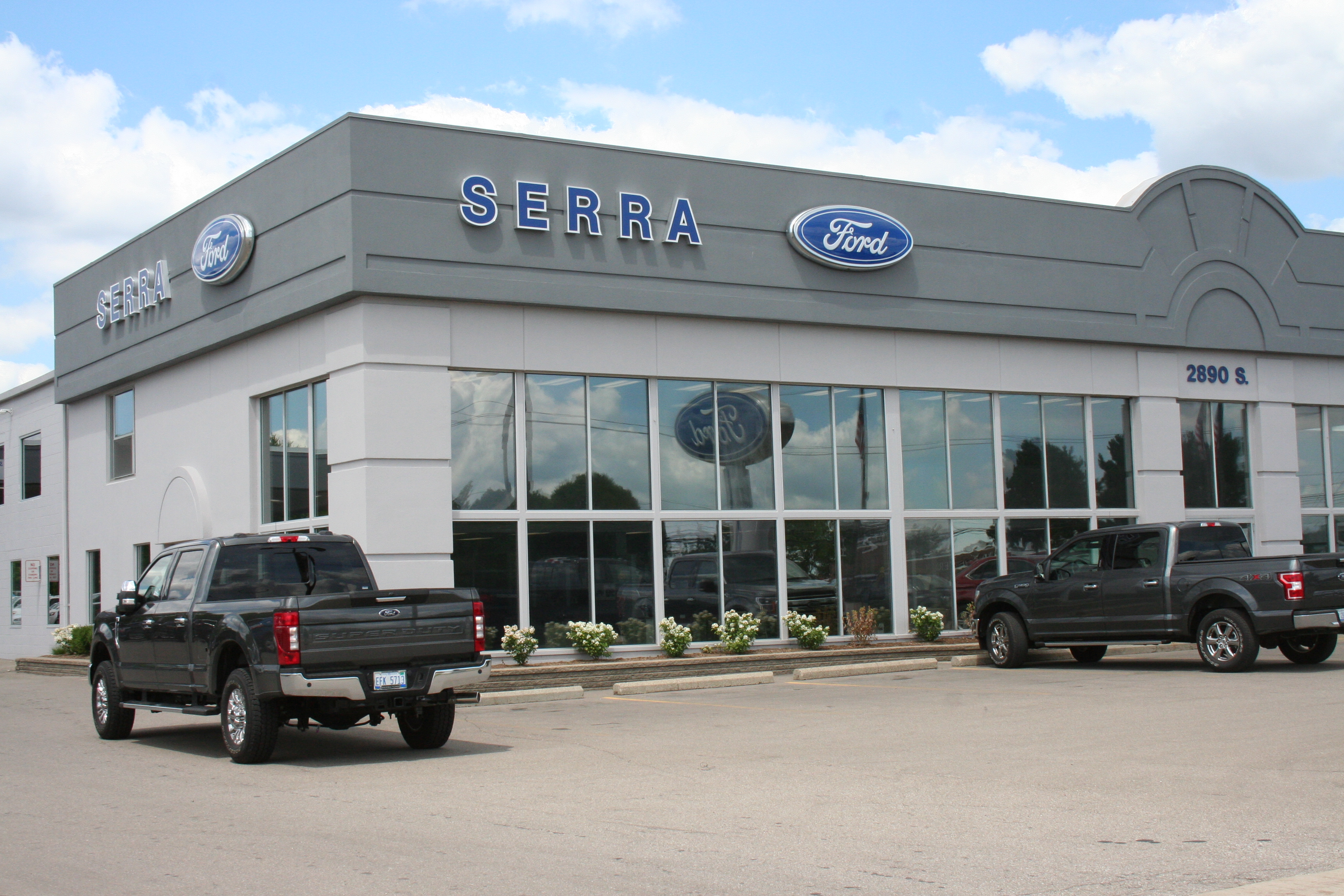 Serra Ford Rochester Hills in Rochester Hills, MI 48307