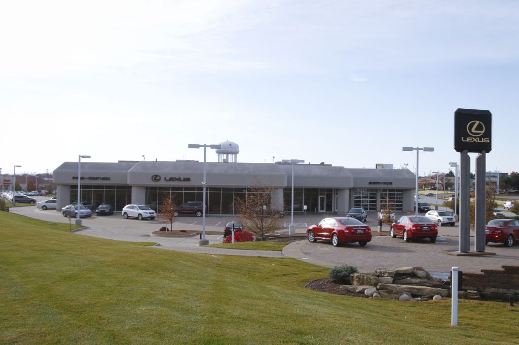 Smart Lexus of Quad Cities in Davenport, IA 52806