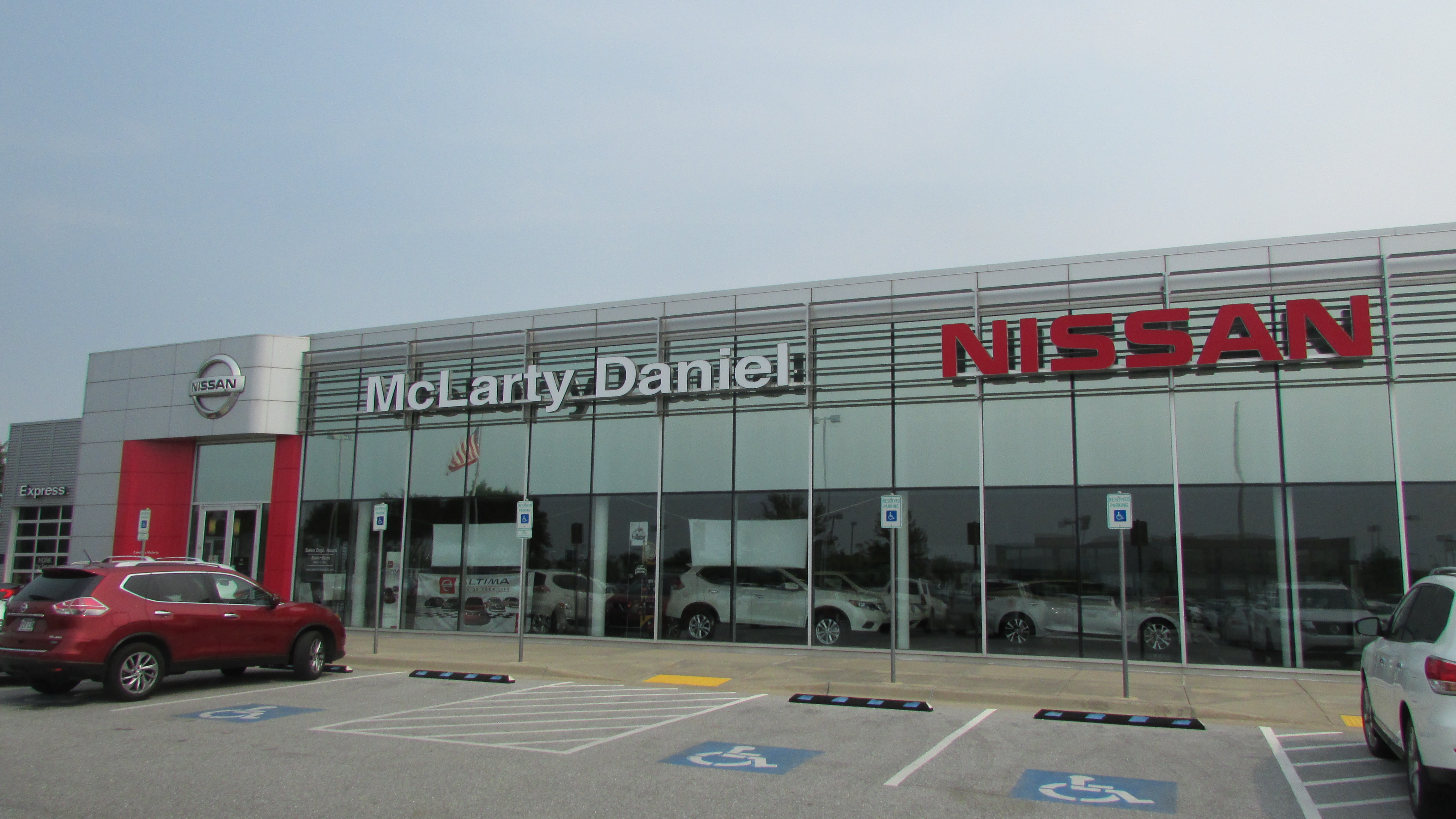 McLarty Daniel Nissan in Bentonville, AR 72712