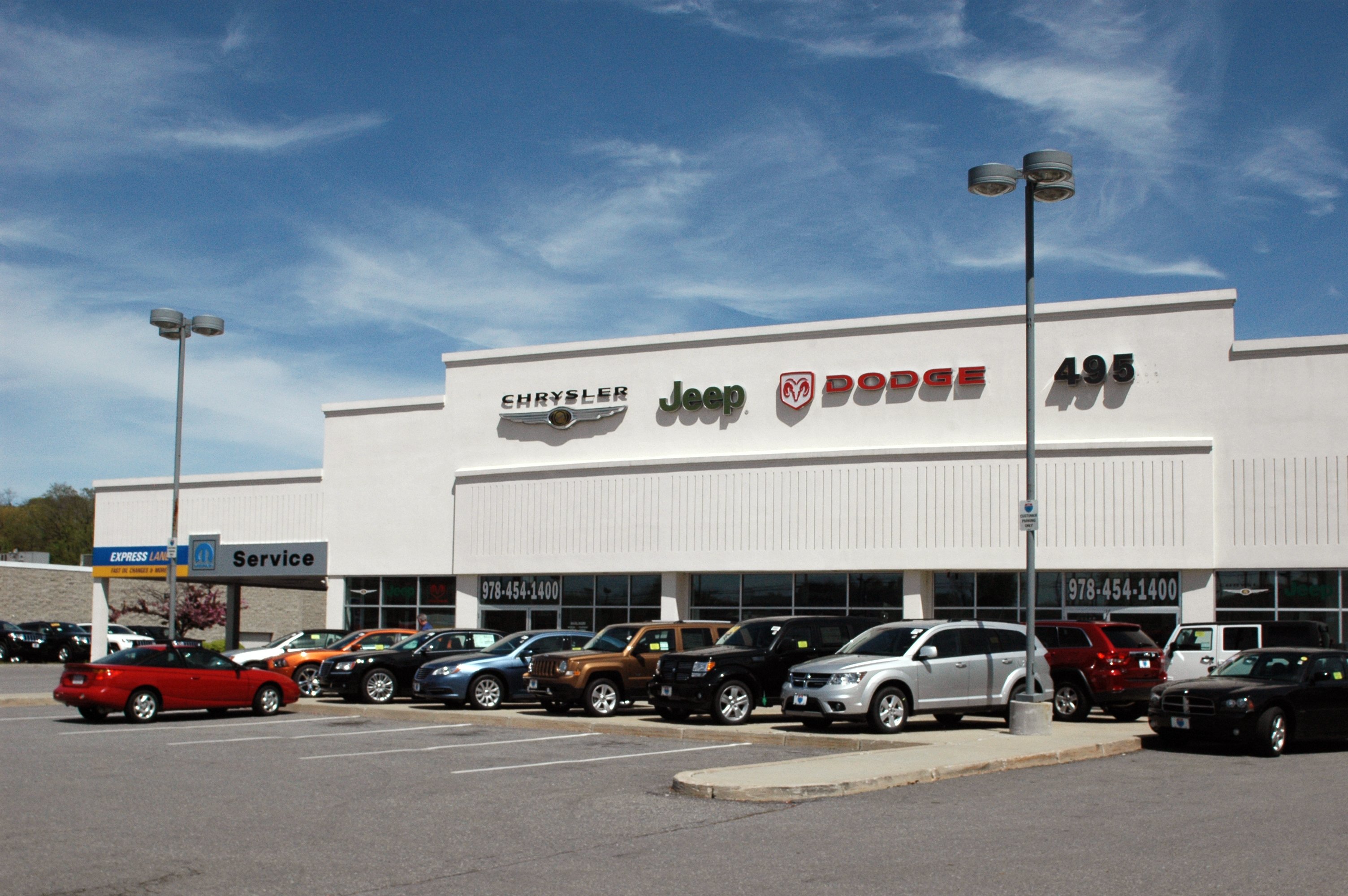 495 Chrysler Jeep Dodge in Lowell, MA 01852