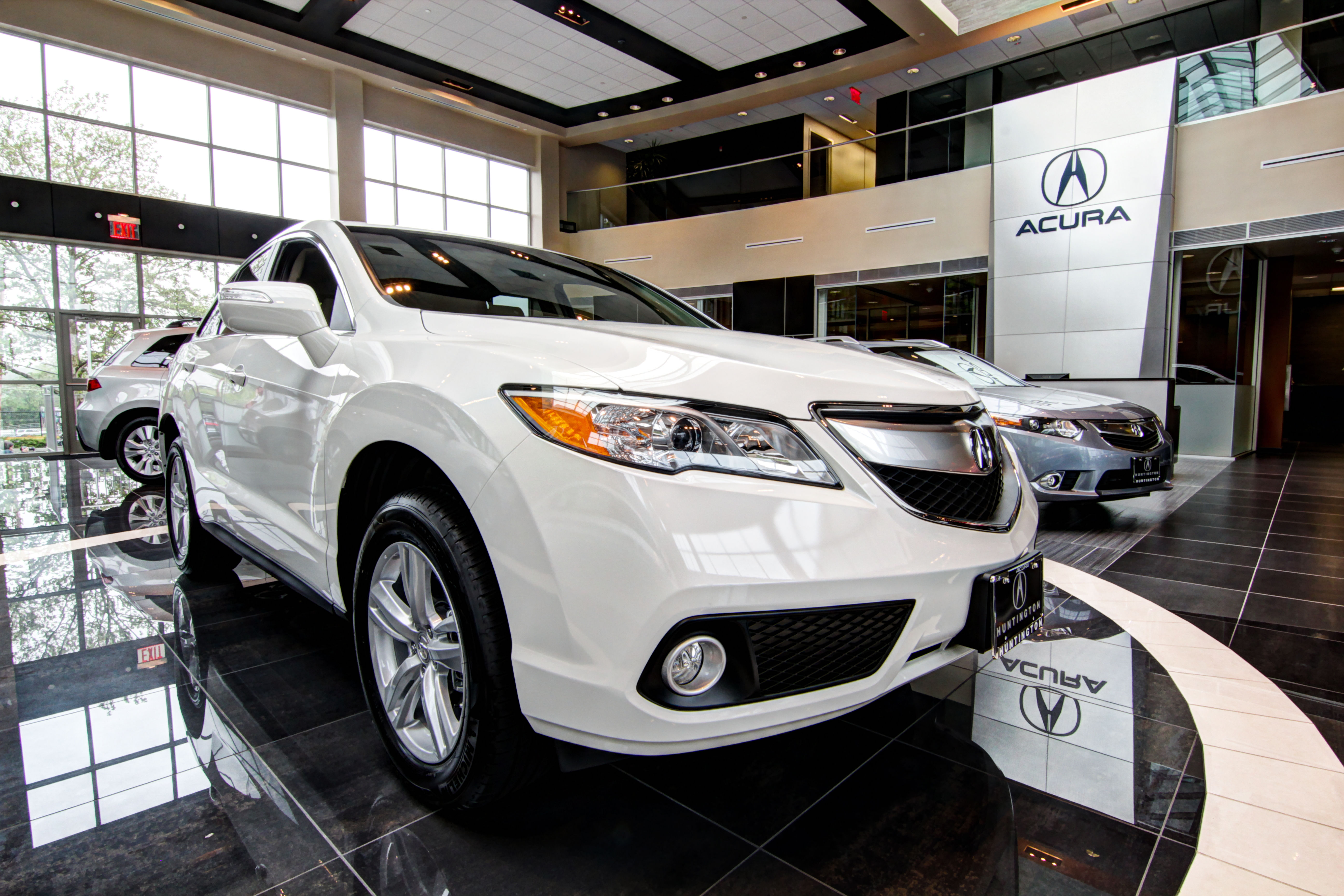 Acura of Huntington in Huntington, NY 11743