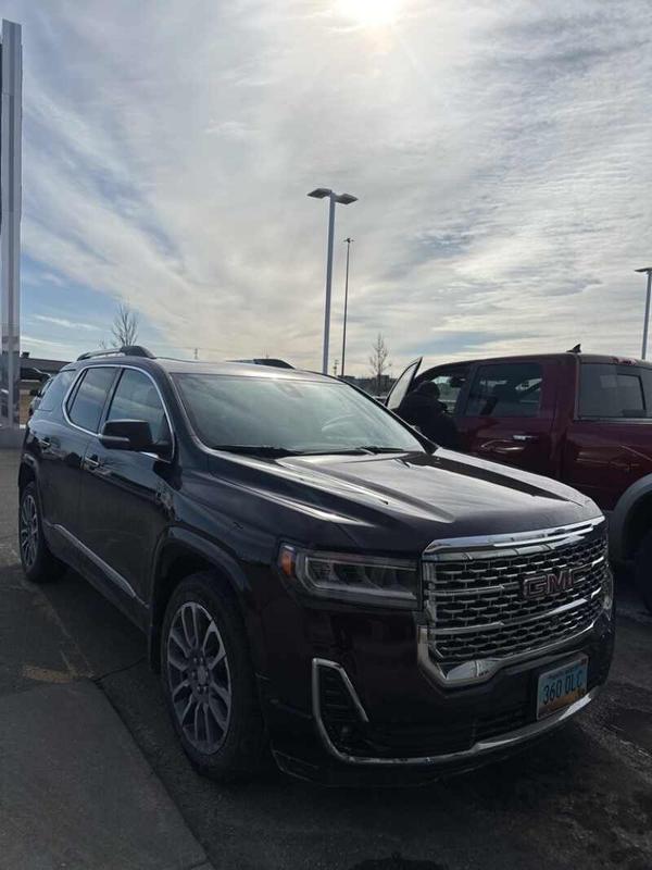 2021 GMC Acadia Red, 26K miles for Sale