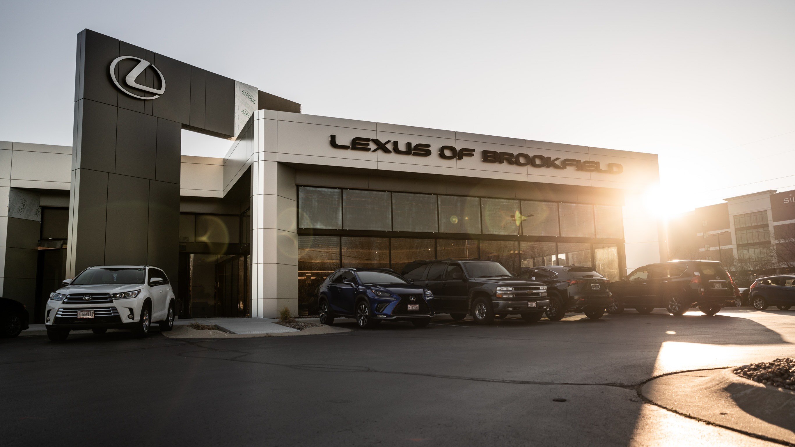 Lexus of Brookfield in Brookfield, WI 53045