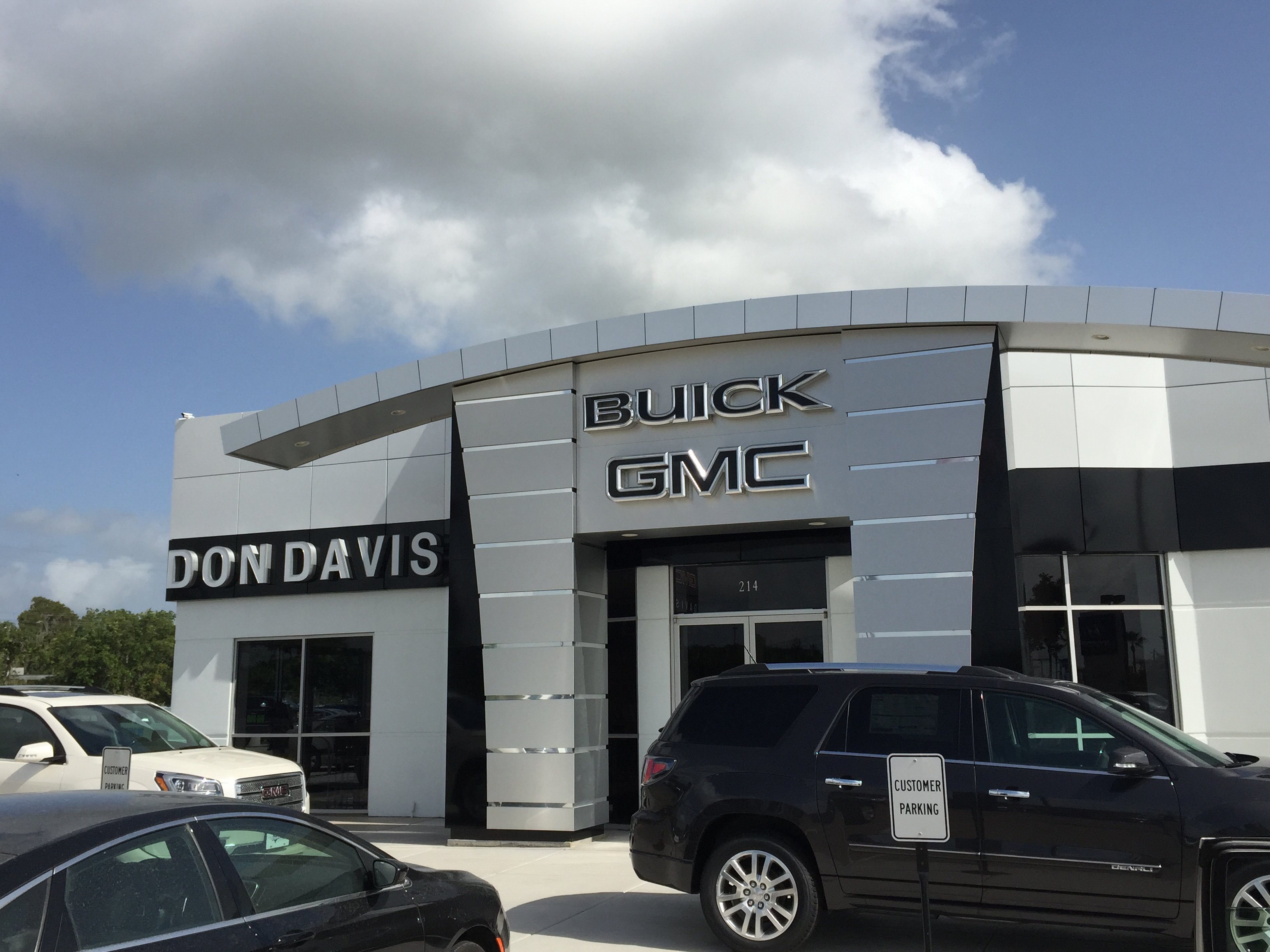 Don Davis Buick GMC in Lake Jackson, TX 77566
