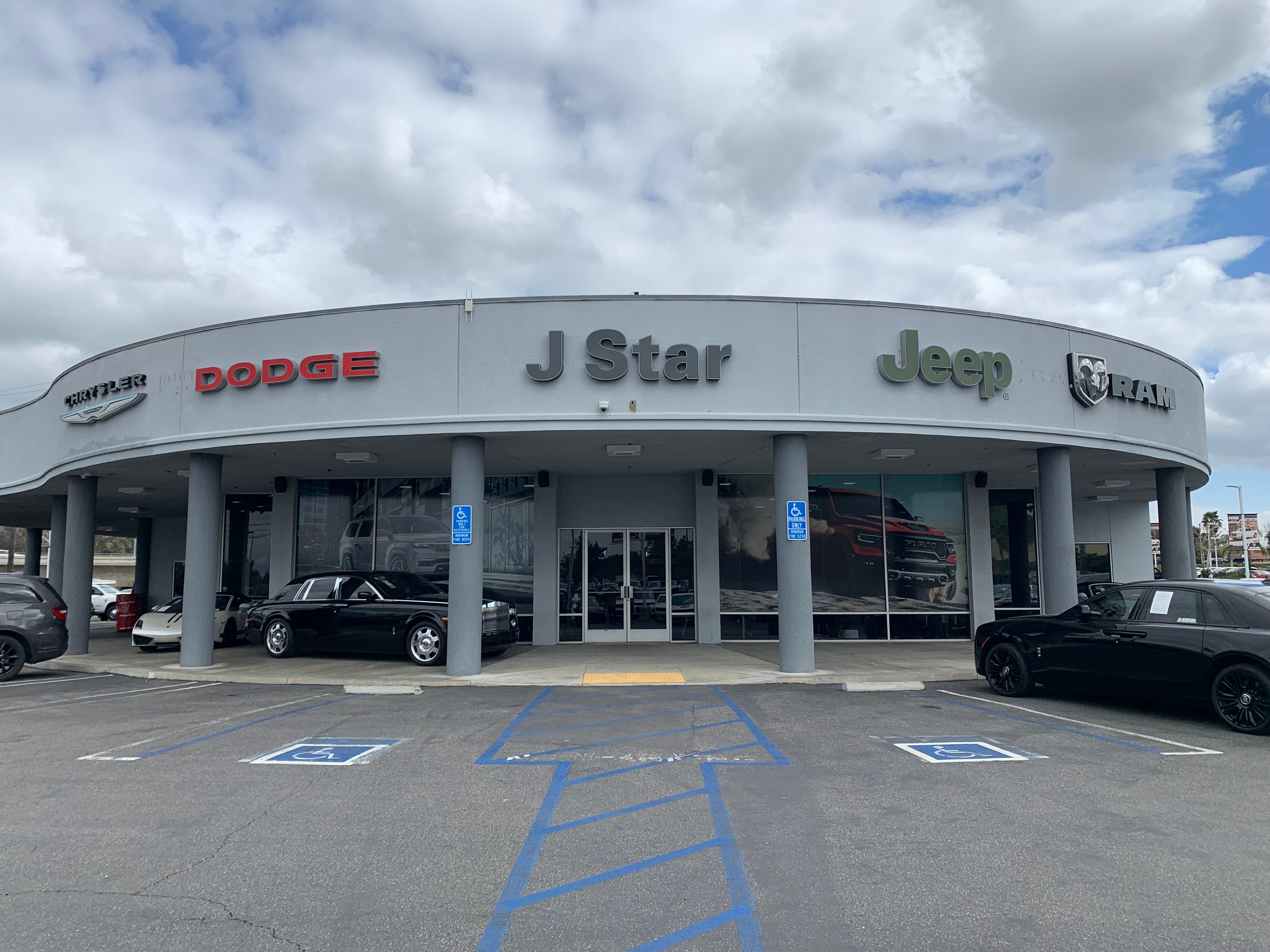 J Star Chrysler Dodge Jeep Ram of Anaheim Hills in Anaheim, CA 92807